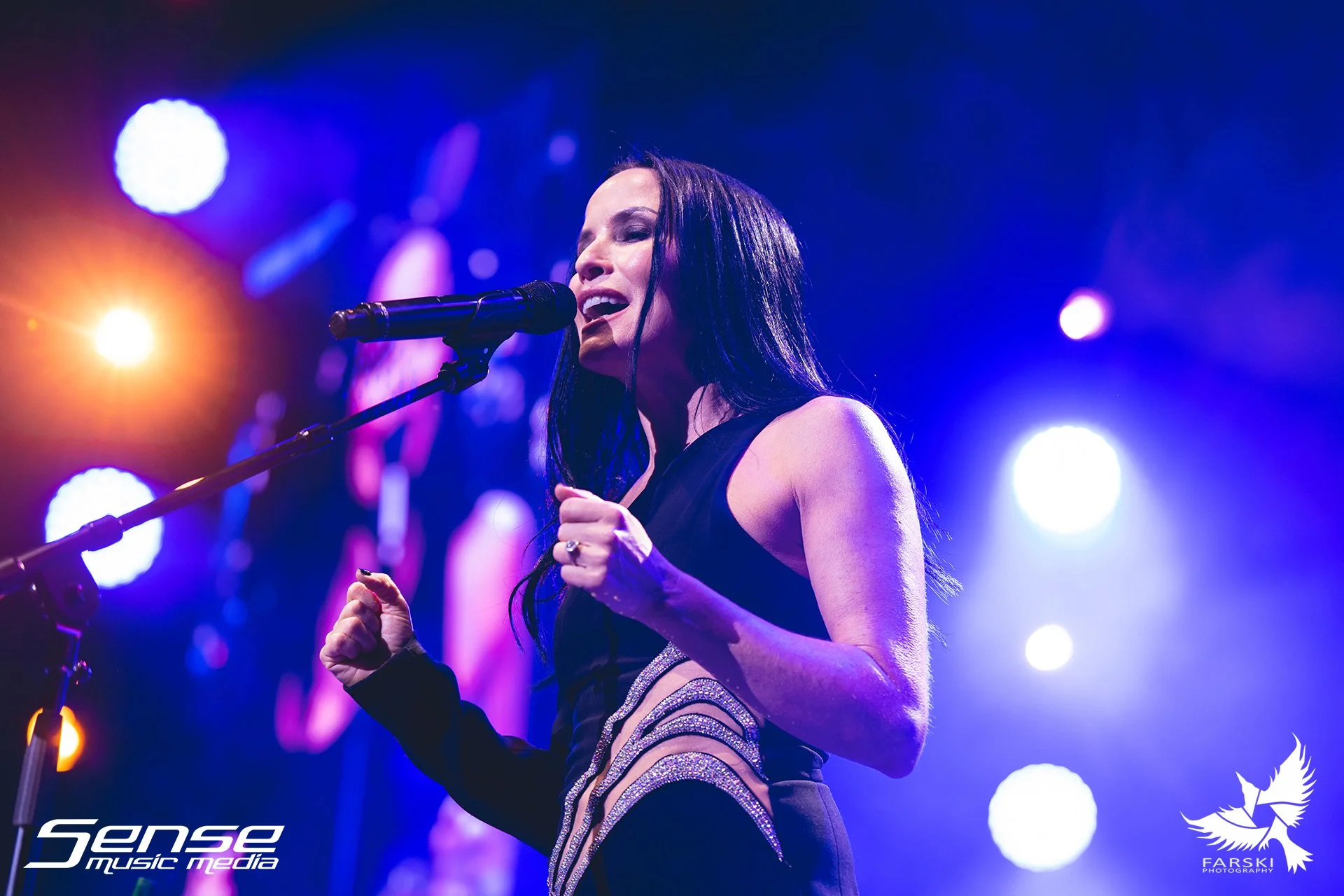 TheCorrs_Sydney2023_FarskiPhotography_10.jpg