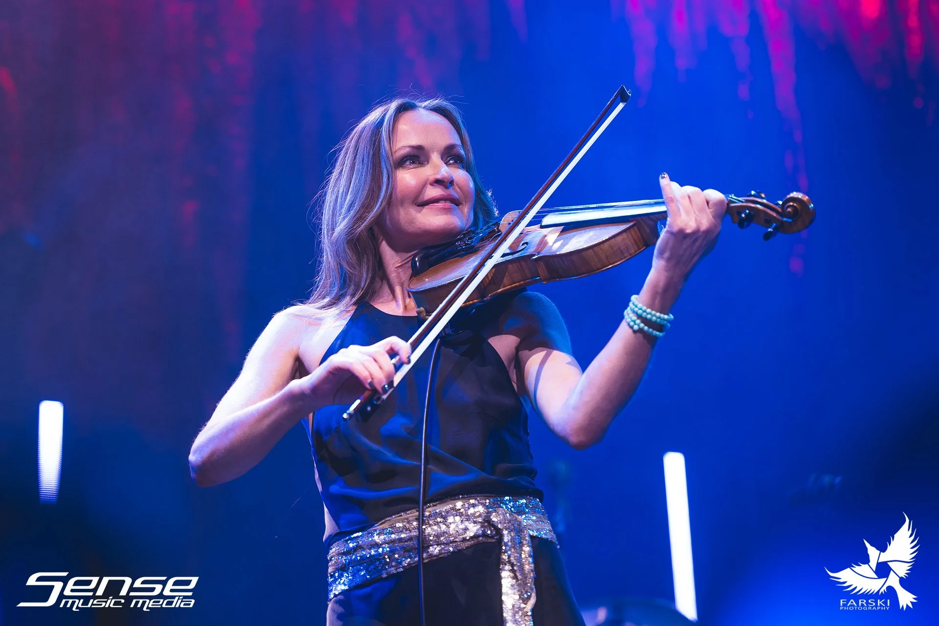 TheCorrs_Sydney2023_FarskiPhotography_3.jpg