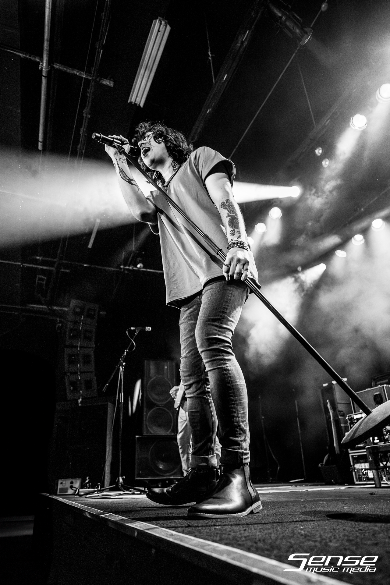 2023-AUG-17-LOVELESS-SYDNEY-METRO THEATRE_MGL9595-Enhanced-NR.png