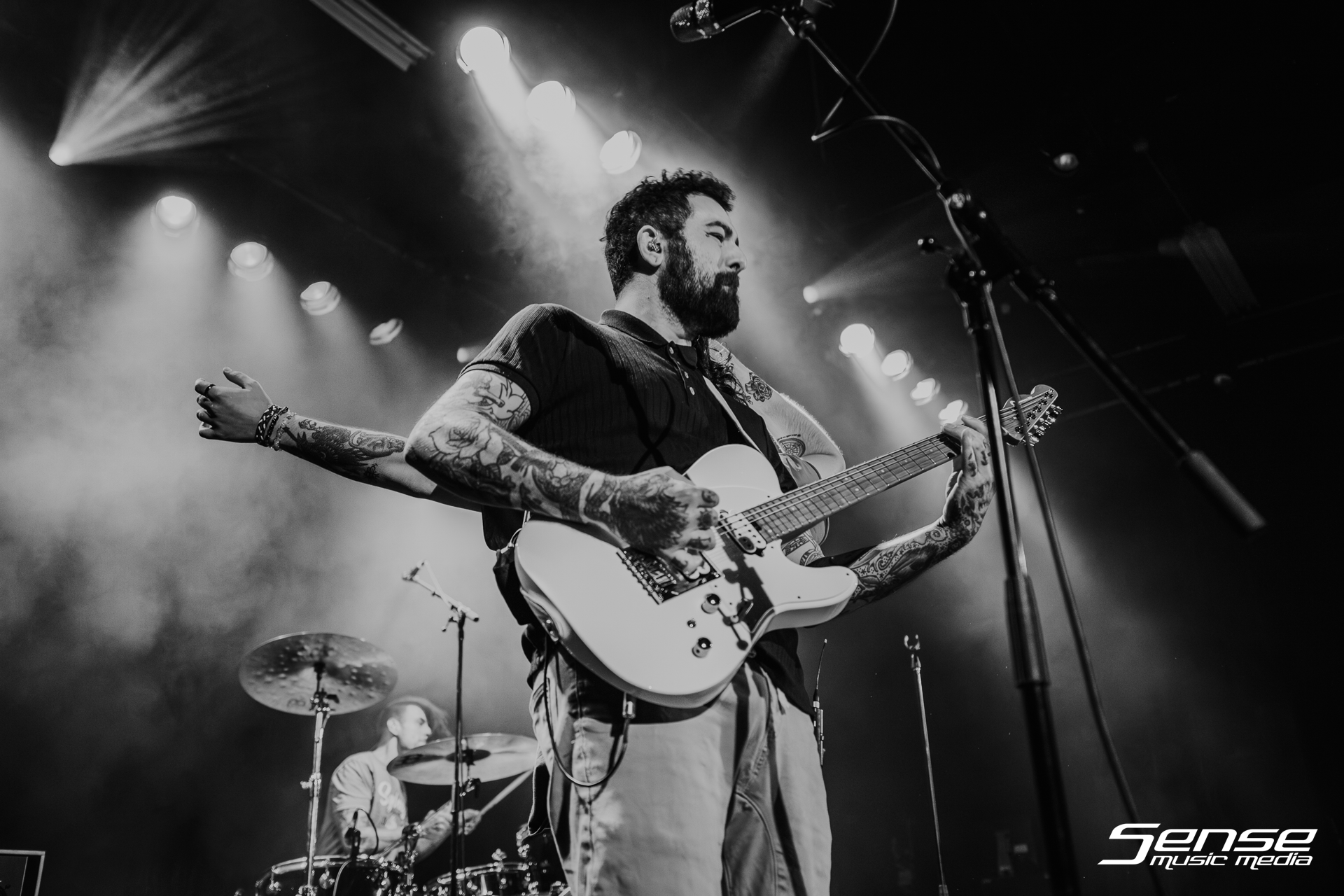 2023-AUG-17-LOVELESS-SYDNEY-METRO THEATRE_MGL9619-Enhanced-NR.png