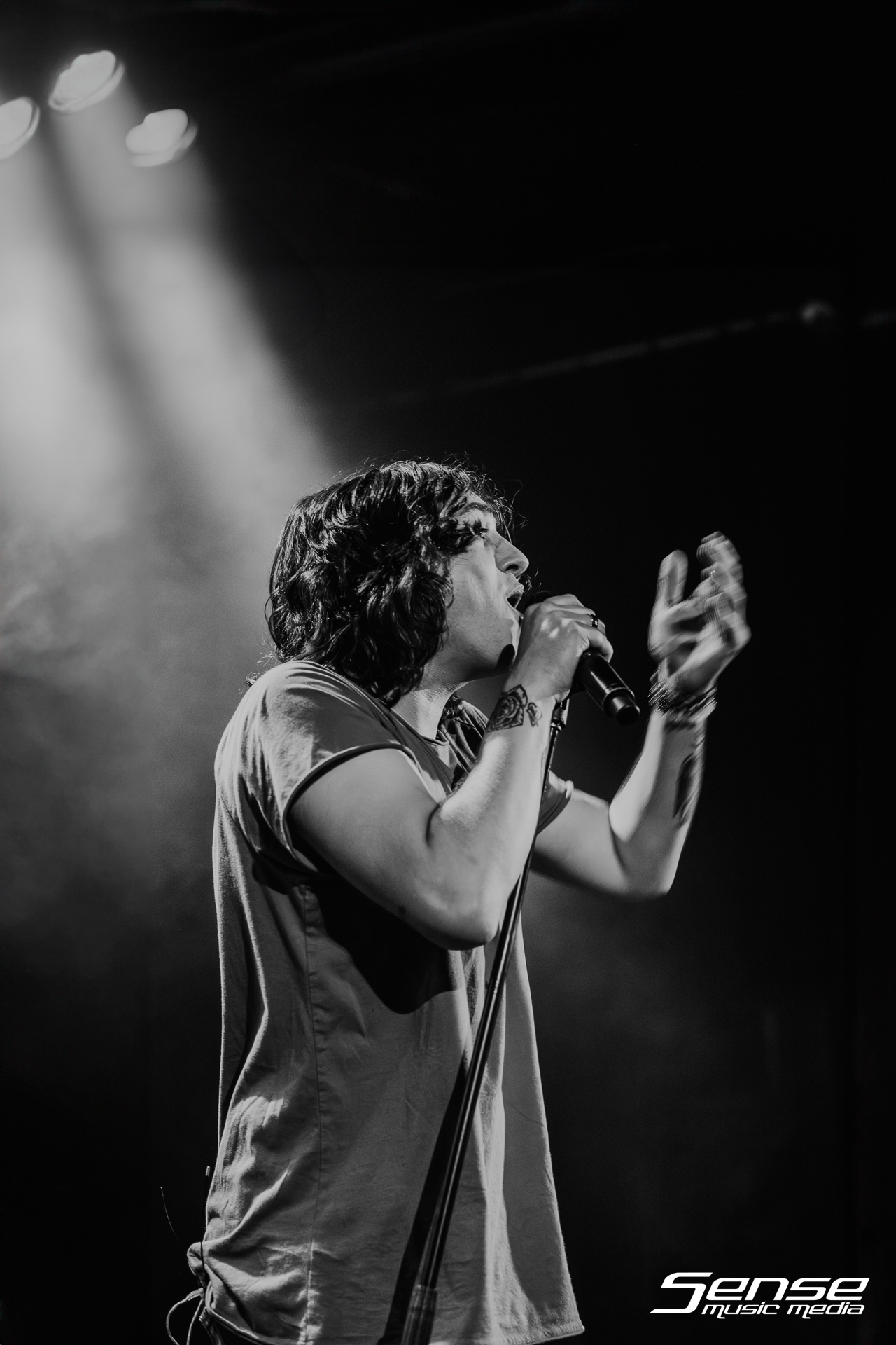 2023-AUG-17-LOVELESS-SYDNEY-METRO THEATRE_MGL9678-Enhanced-NR.png