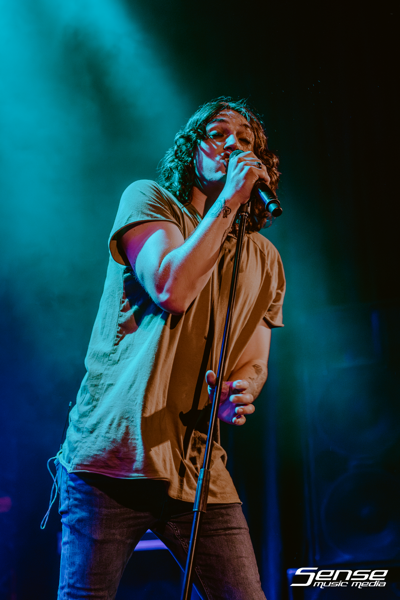 2023-AUG-17-LOVELESS-SYDNEY-METRO THEATRE_MGL9674-Enhanced-NR.png