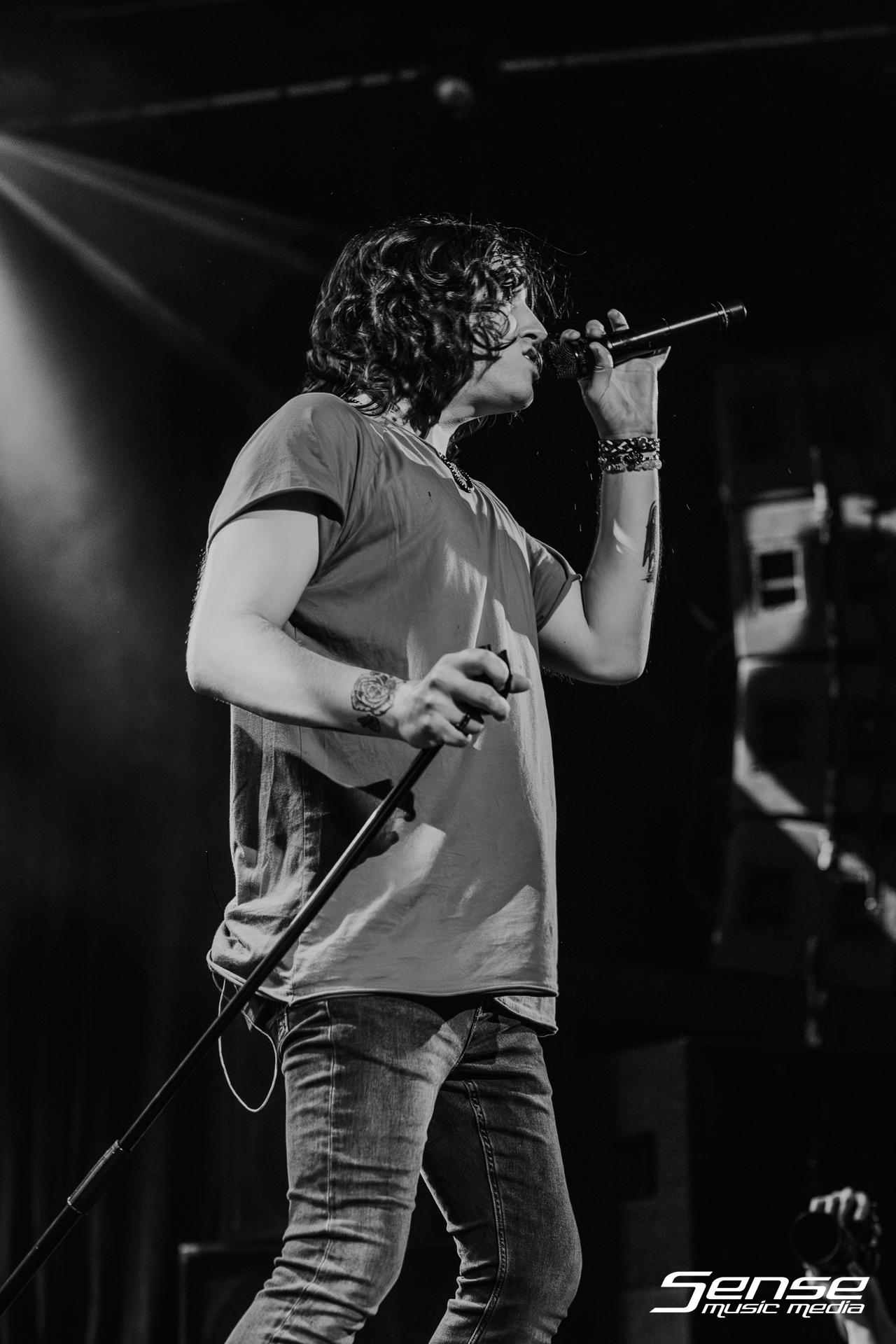 2023-AUG-17-LOVELESS-SYDNEY-METRO THEATRE_MGL9696-Enhanced-NR.png