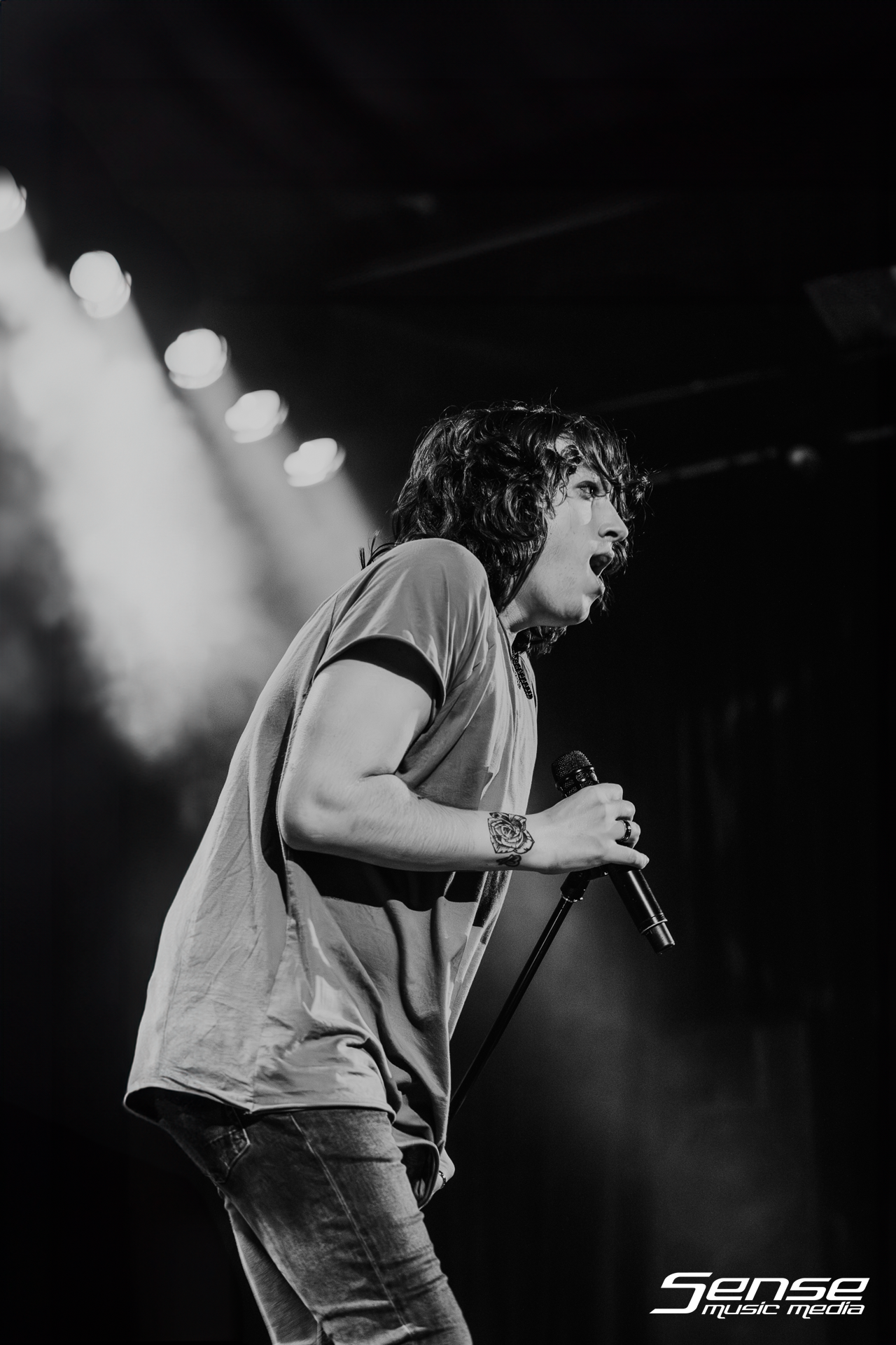 2023-AUG-17-LOVELESS-SYDNEY-METRO THEATRE_MGL9706-Enhanced-NR.png
