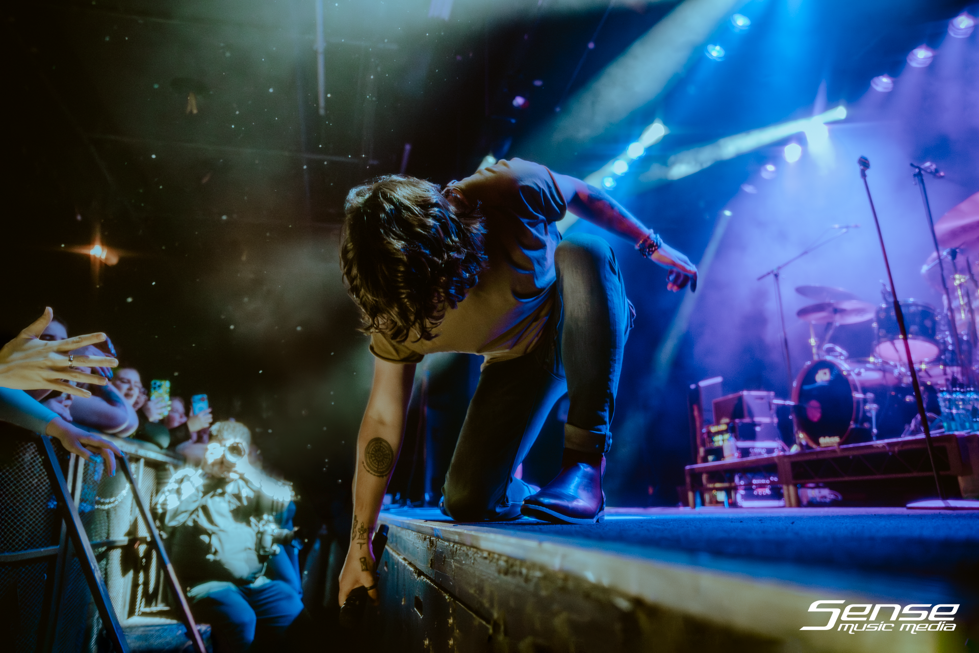 2023-AUG-17-LOVELESS-SYDNEY-METRO THEATRE0E4A9850-Enhanced-NR.png