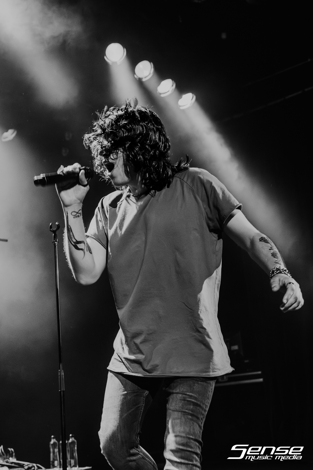 2023-AUG-17-LOVELESS-SYDNEY-METRO THEATRE0E4A9903-Enhanced-NR.png