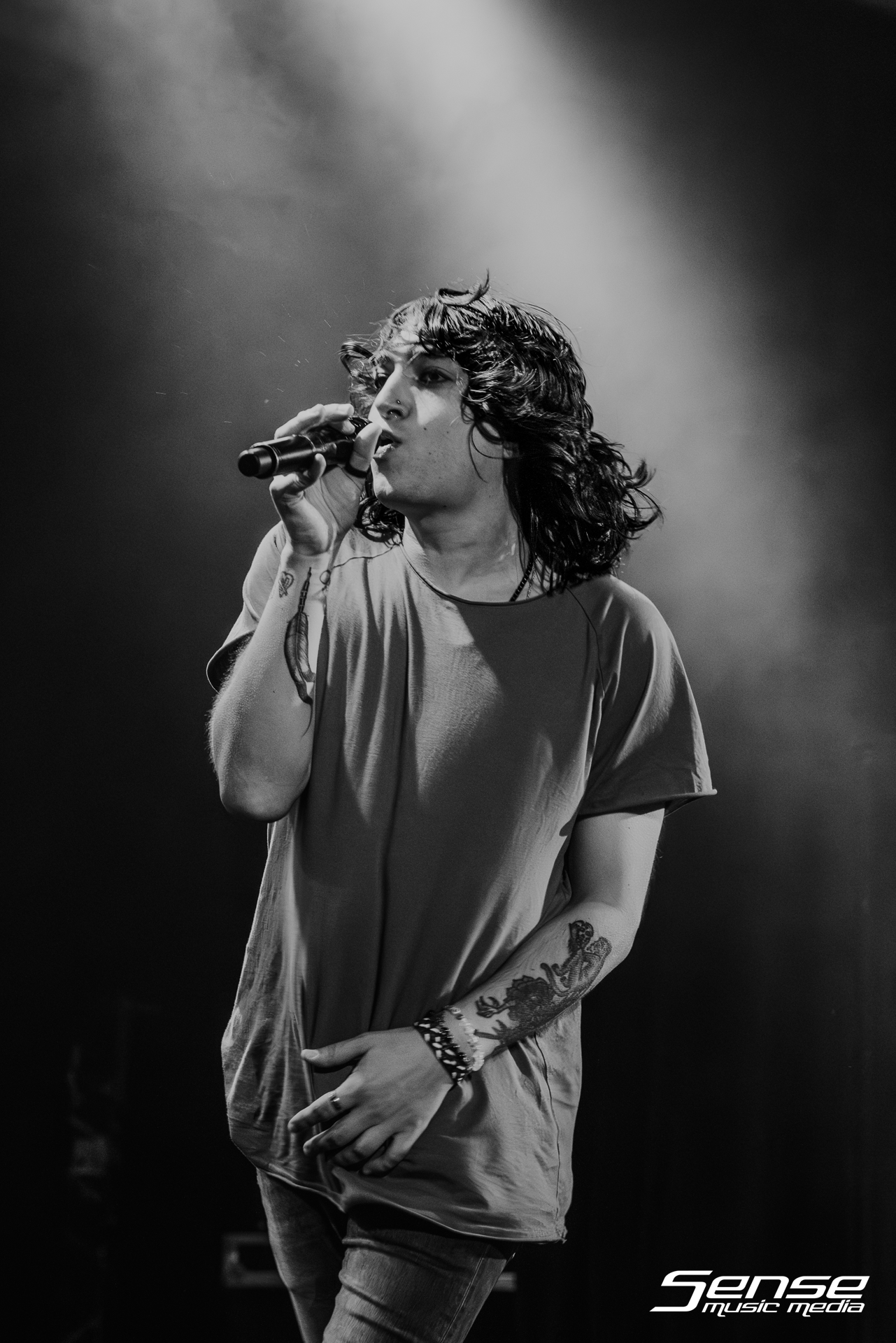 2023-AUG-17-LOVELESS-SYDNEY-METRO THEATRE0E4A9927-Enhanced-NR.png