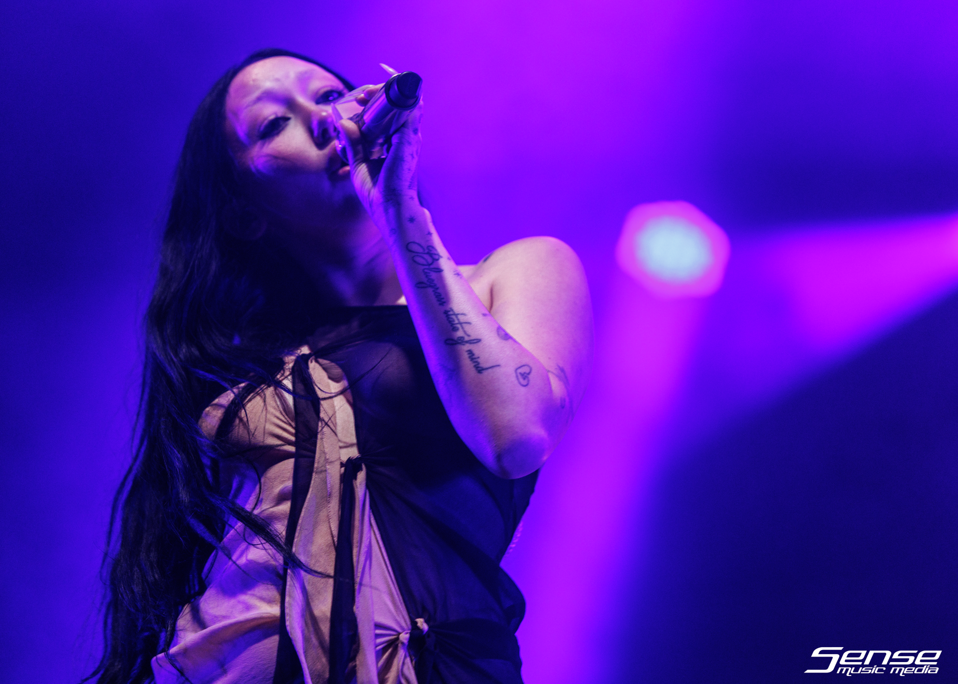 NOAH CYRUS-6.png