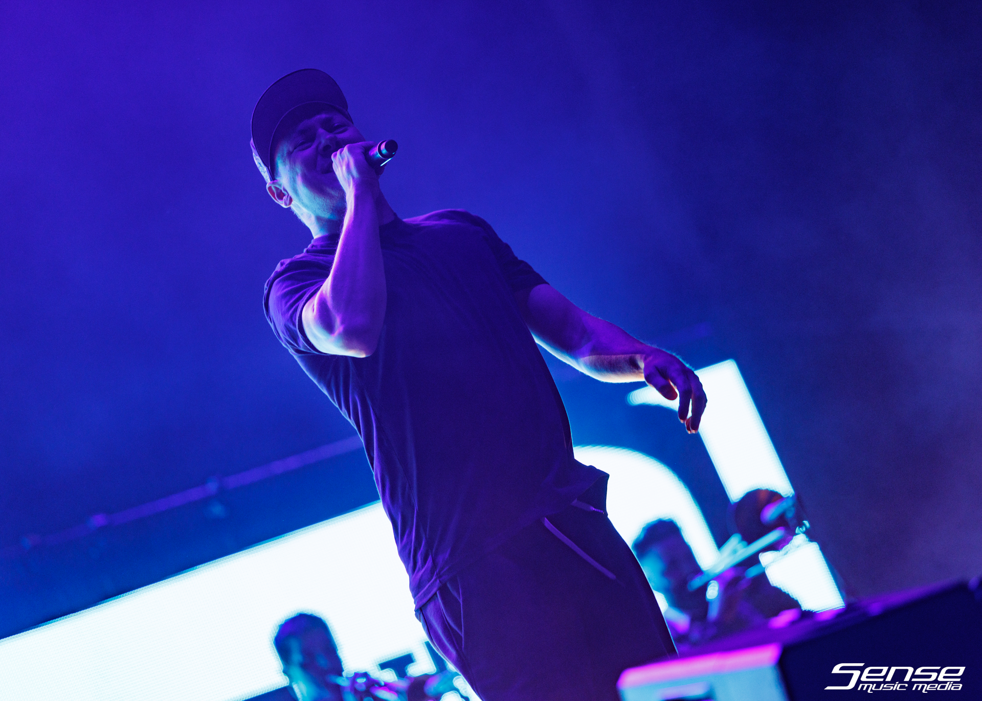 HILLTOP HOODS-1.png