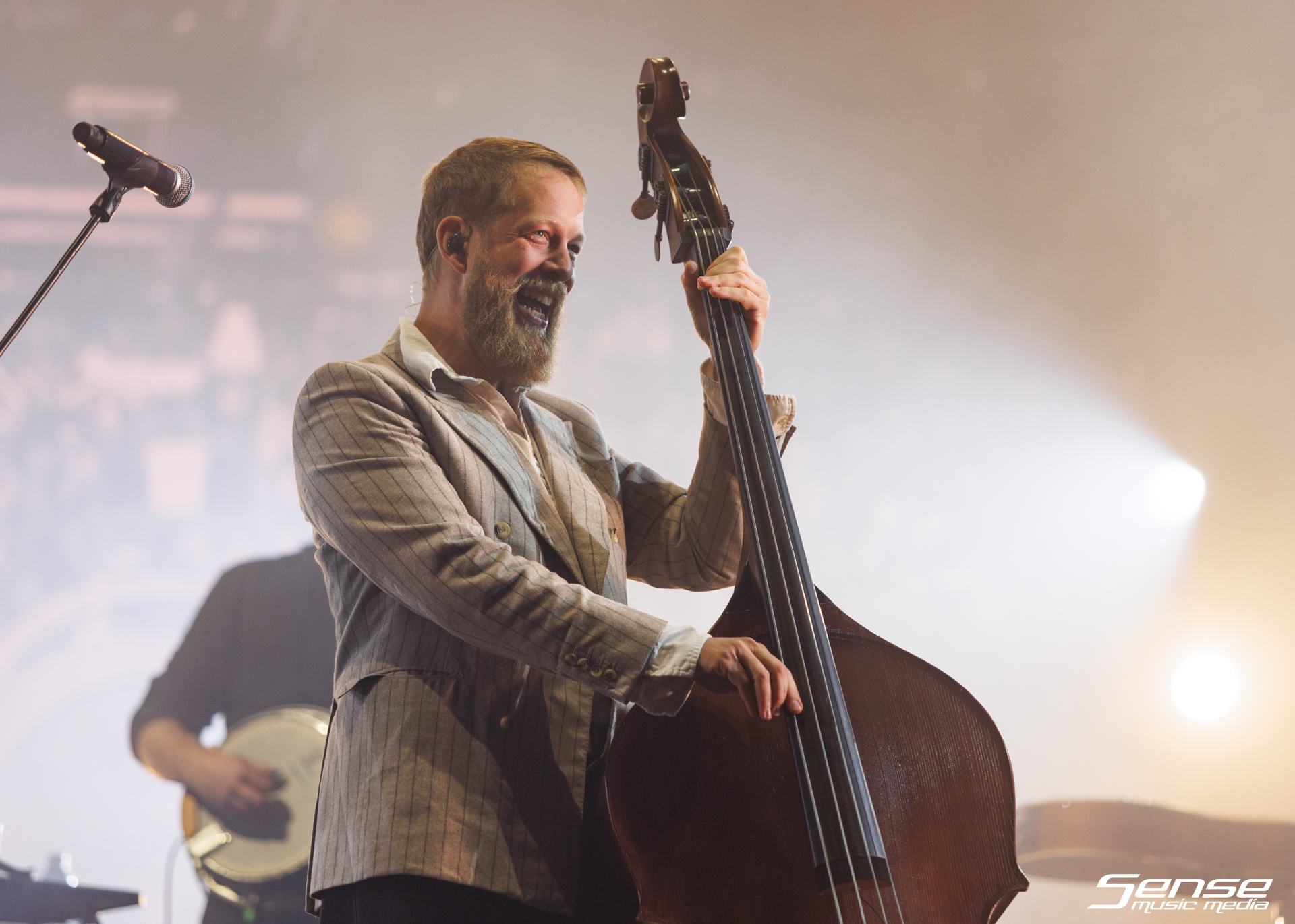 MUMFORD & SONS-7.png