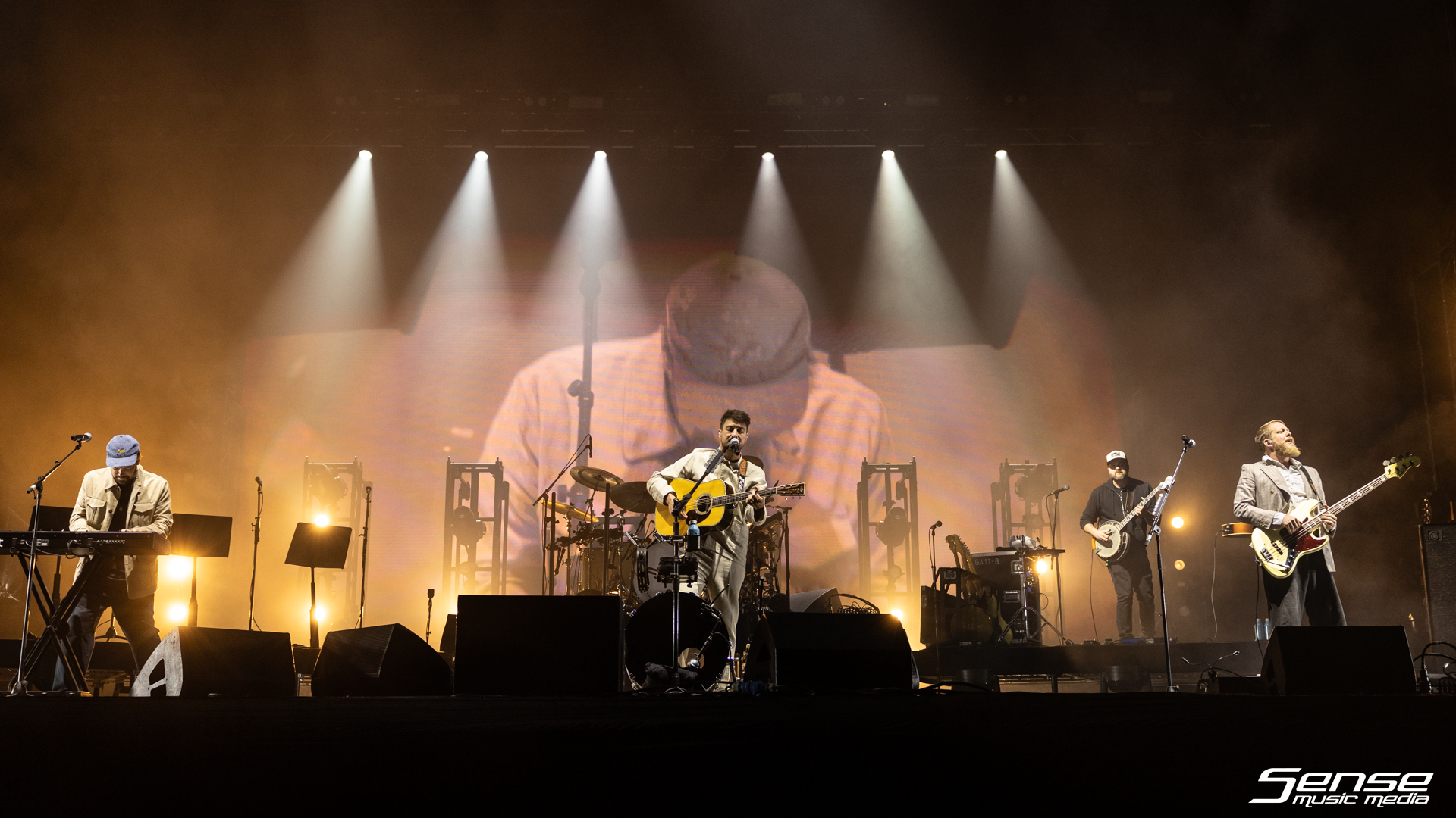 MUMFORD & SONS-11.png
