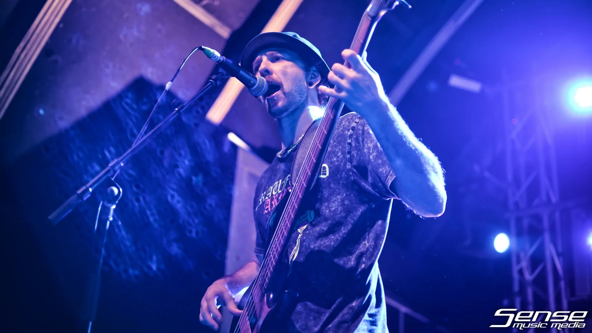 HedPE03.JPG