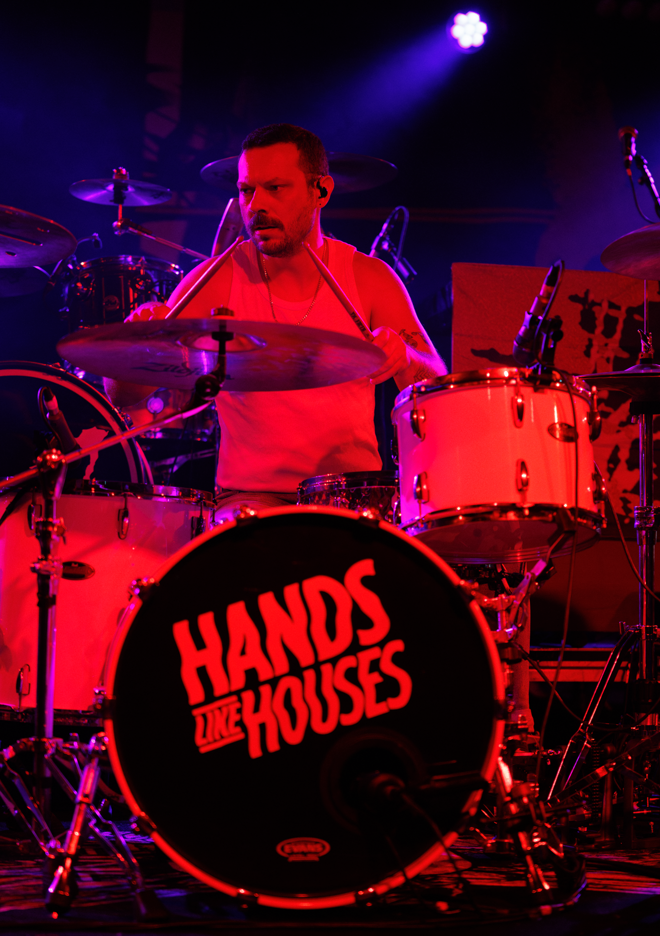 Hands like Houses 72 dpi_-5.png