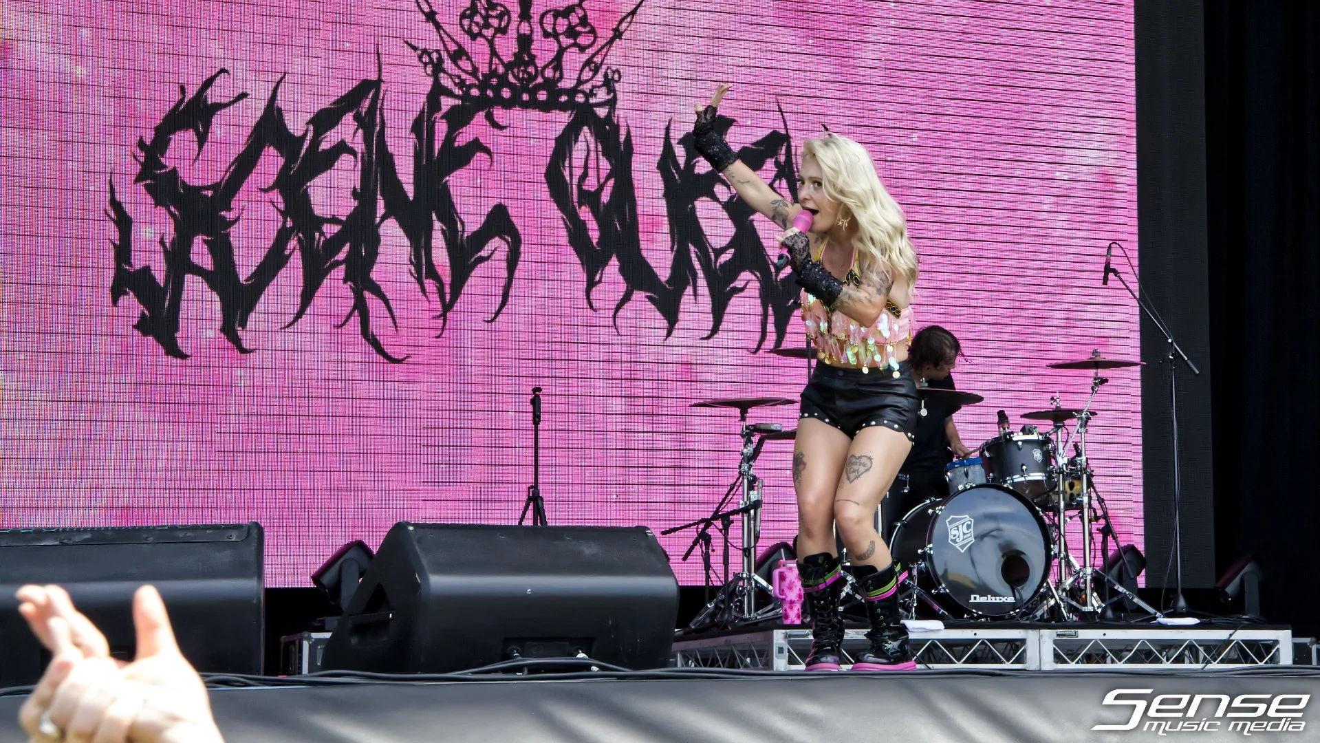 SceneQueen04.jpg