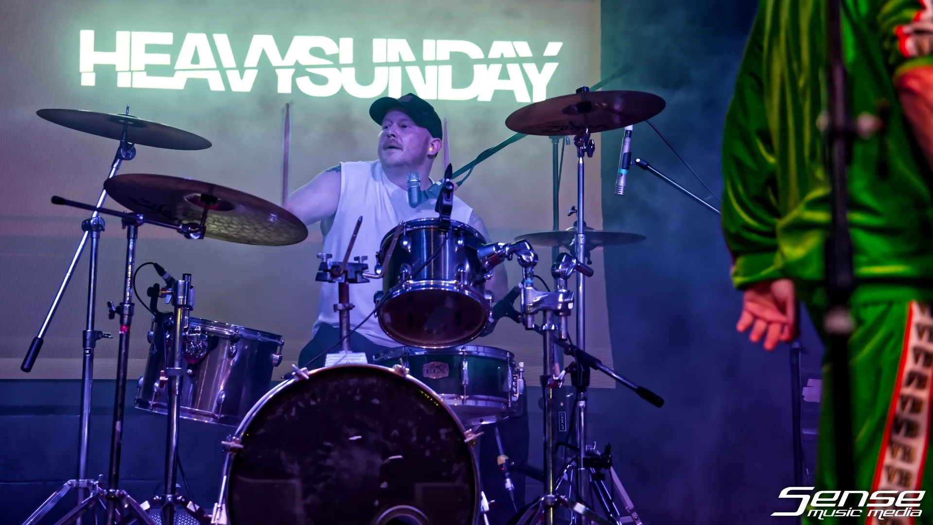 HeavySunday04.webp