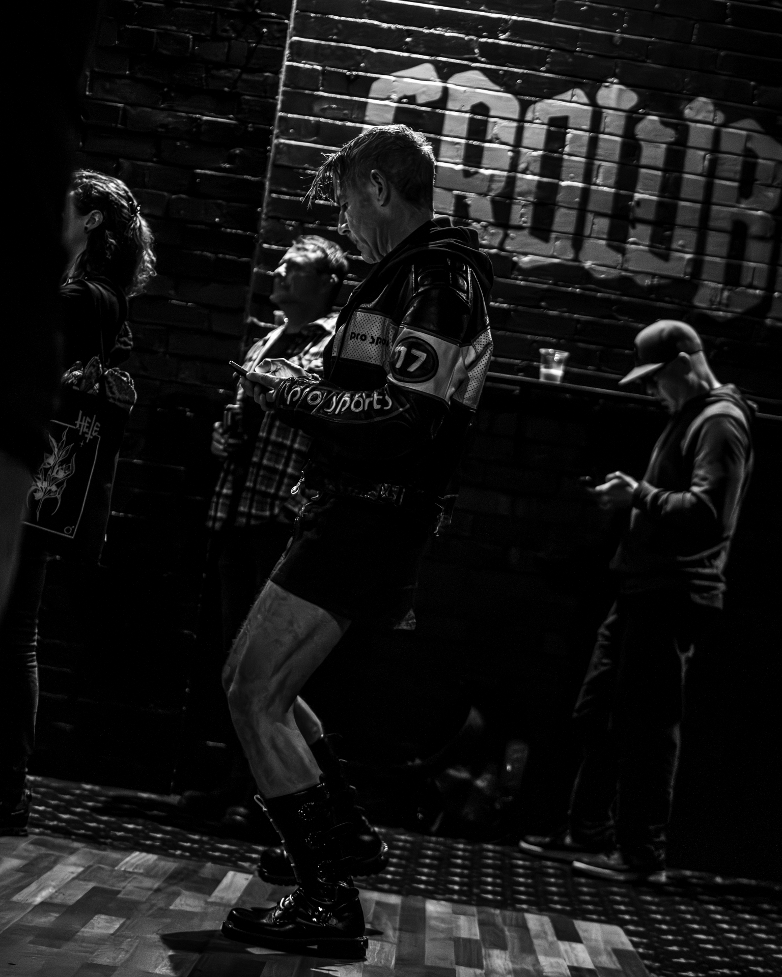 BLACK FLAG @ Crowbar, Sydney-1.png