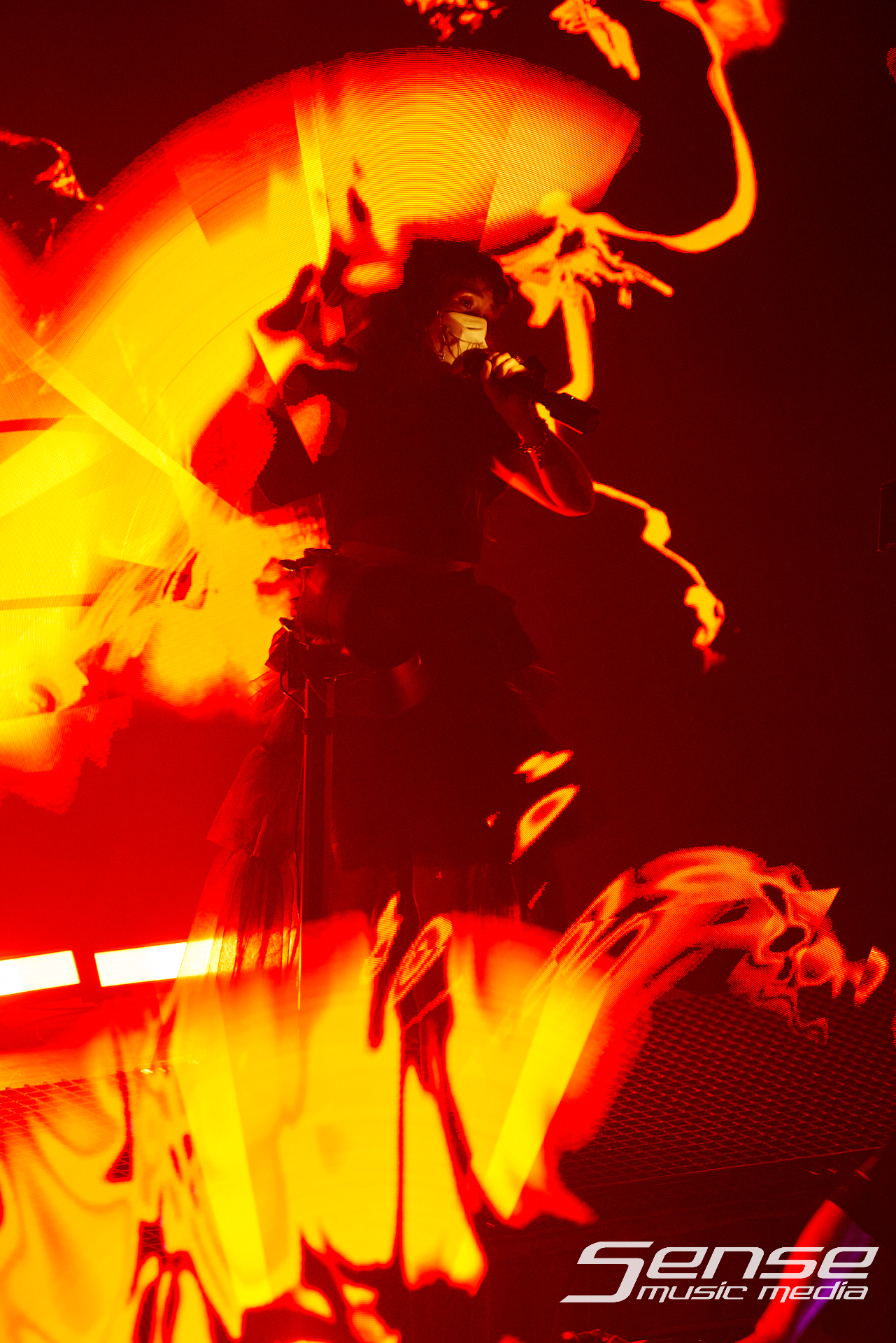 Purity Ring-Purity Ring-Photo_by_Peter Mellows-260614-193239-087.png