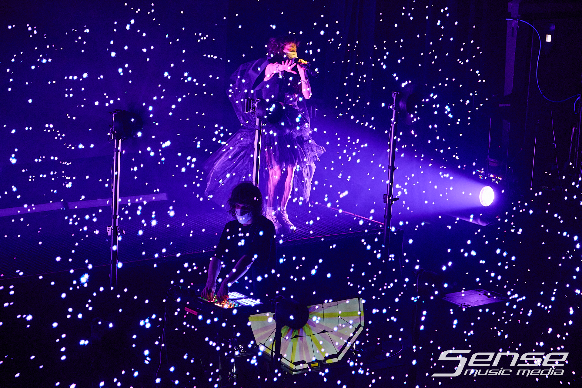 Purity Ring-Purity Ring-Photo_by_Peter Mellows-260614-192846-086.png