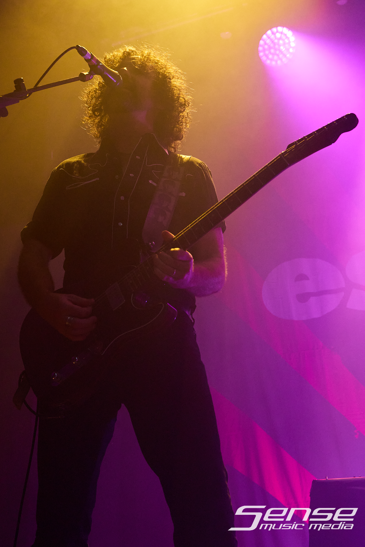 Black Fingernails-Eskimo Joe-Photo_by_Peter Mellows-260906-201046-047.png