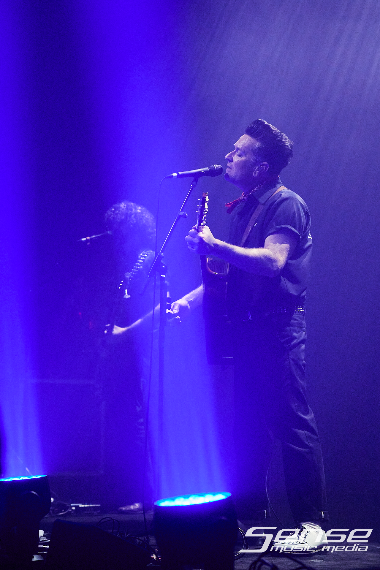 Black Fingernails-Eskimo Joe-Photo_by_Peter Mellows-260906-205414-069.png
