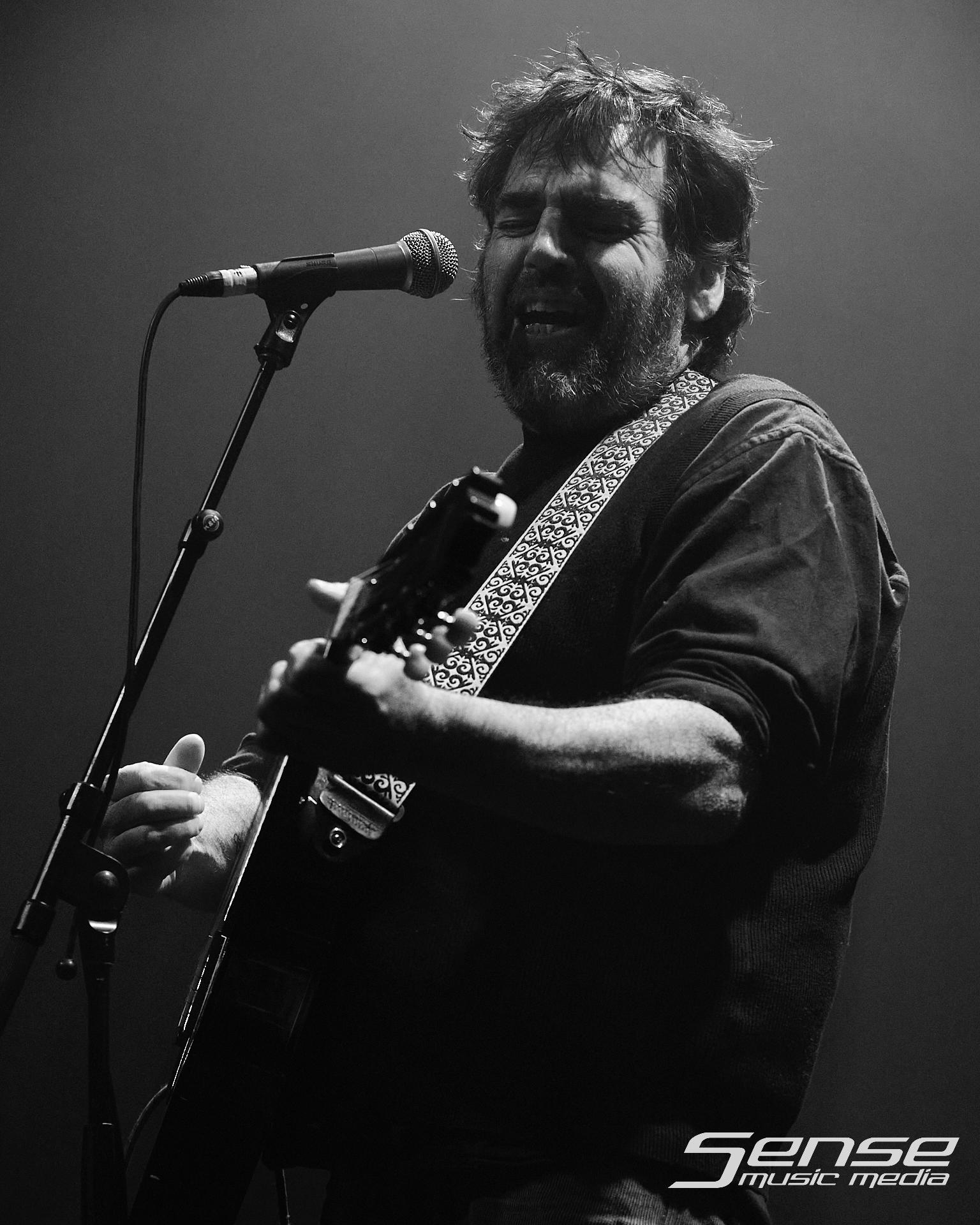 Black Fingernails-Alex Lloyd-Photo_by_Peter Mellows-260906-190805-002.png