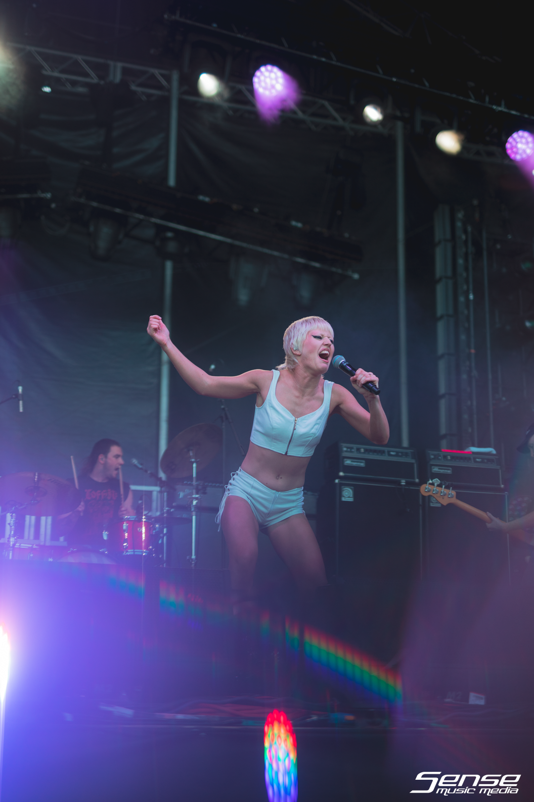 AMYL & THE SNIFFERS - Eaton's Hill-11.png