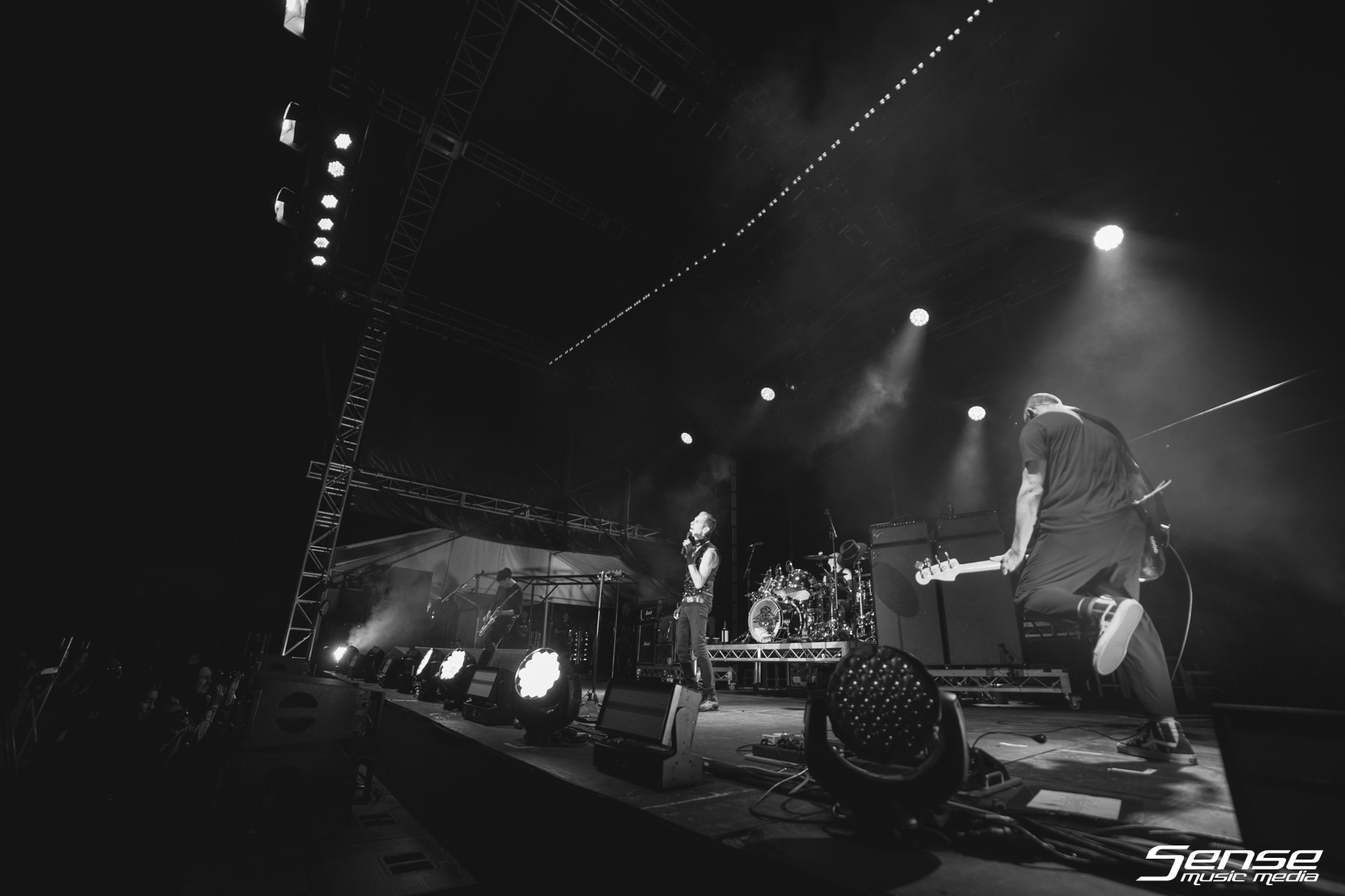 JANE'S ADDICTION - Eaton's Hill-18.png