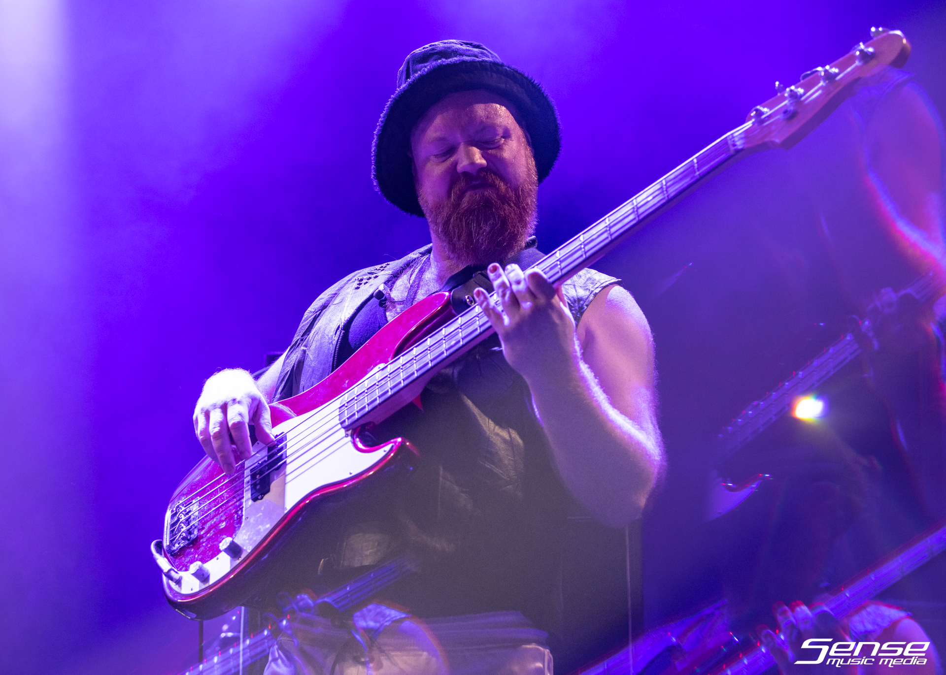 CLOSURE IN MOSCOW - Metro Theatre 2023-Web-36.png