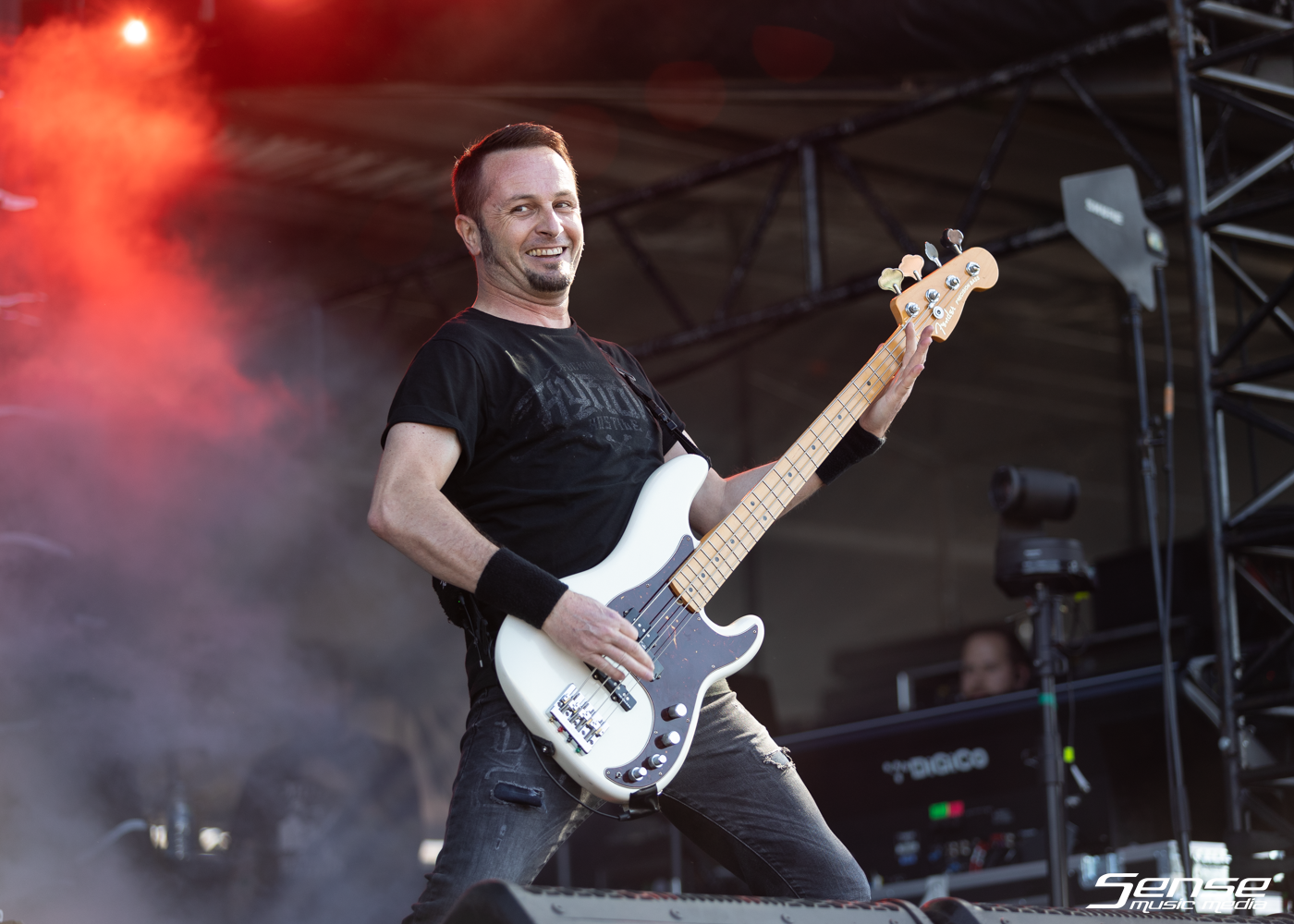 GOJIRA - Good Things-16.png