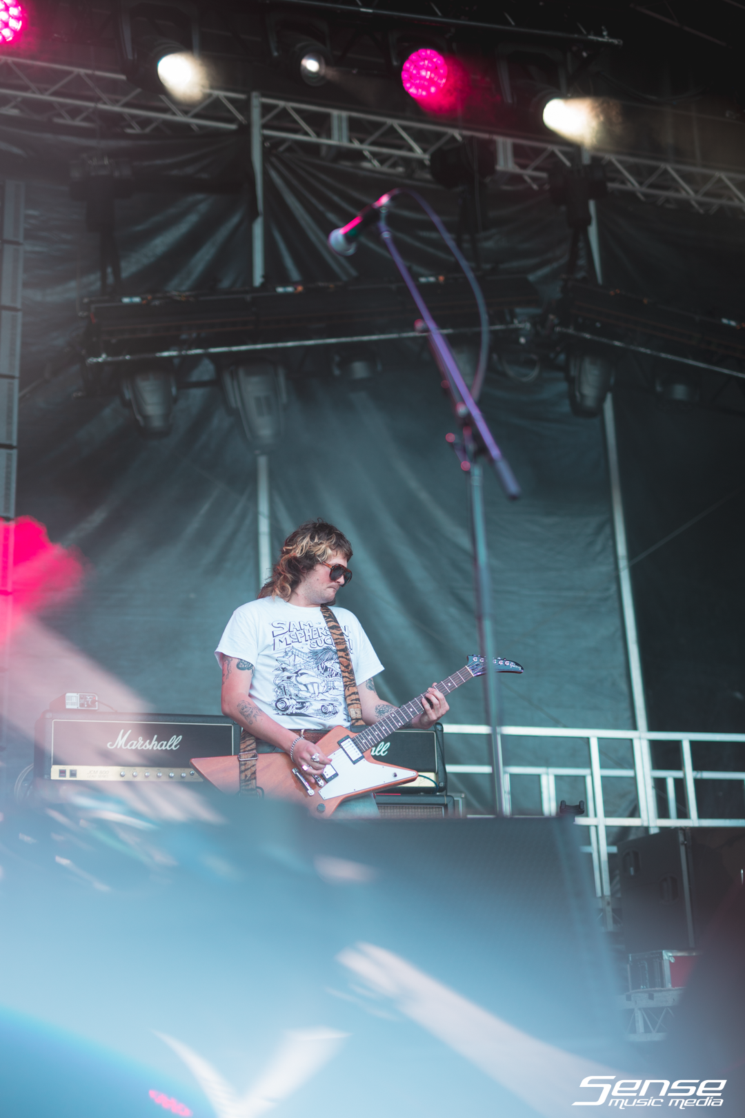 AMYL & THE SNIFFERS - Eaton's Hill-6.png