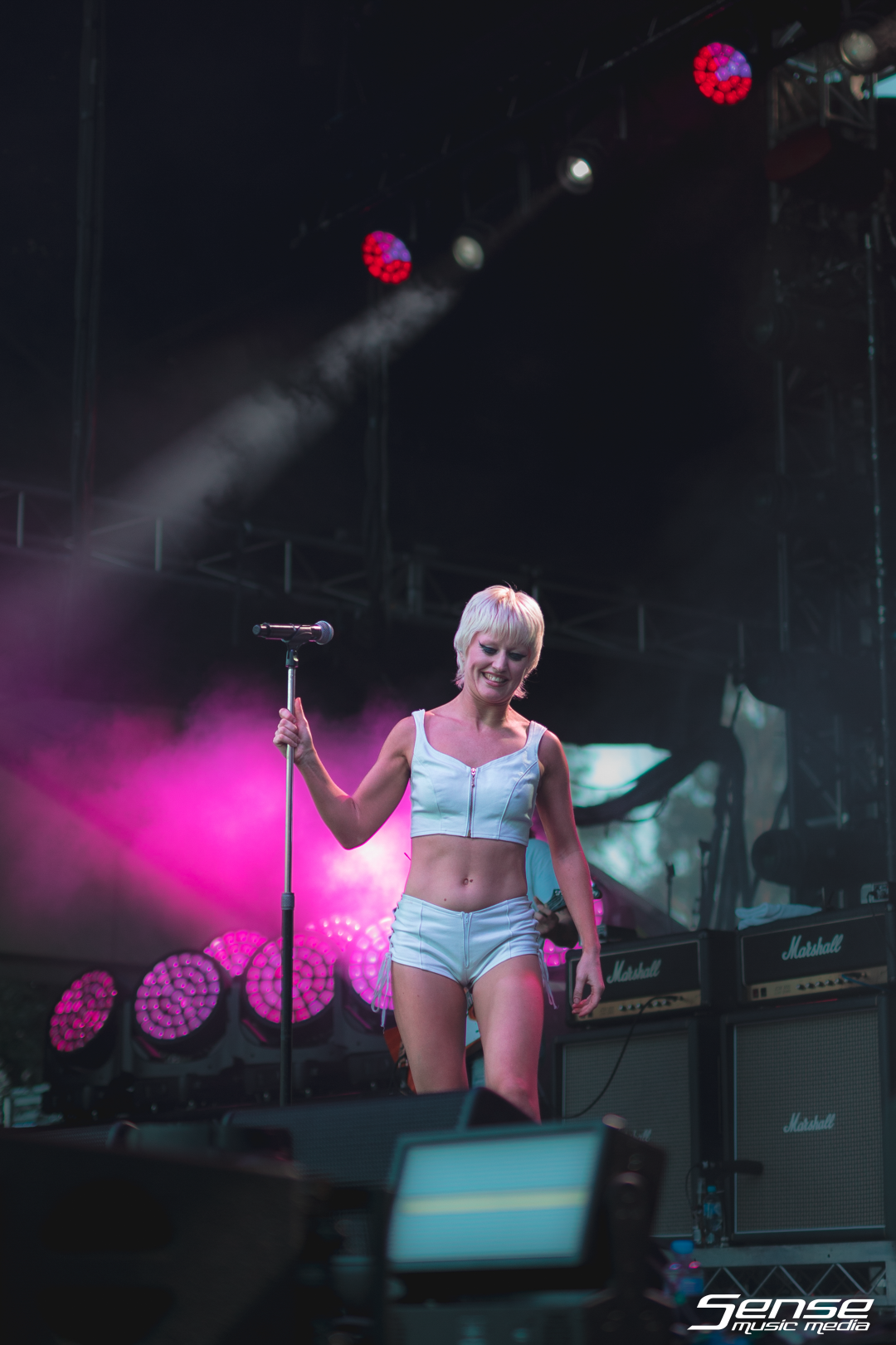 AMYL & THE SNIFFERS - Eaton's Hill-13.png