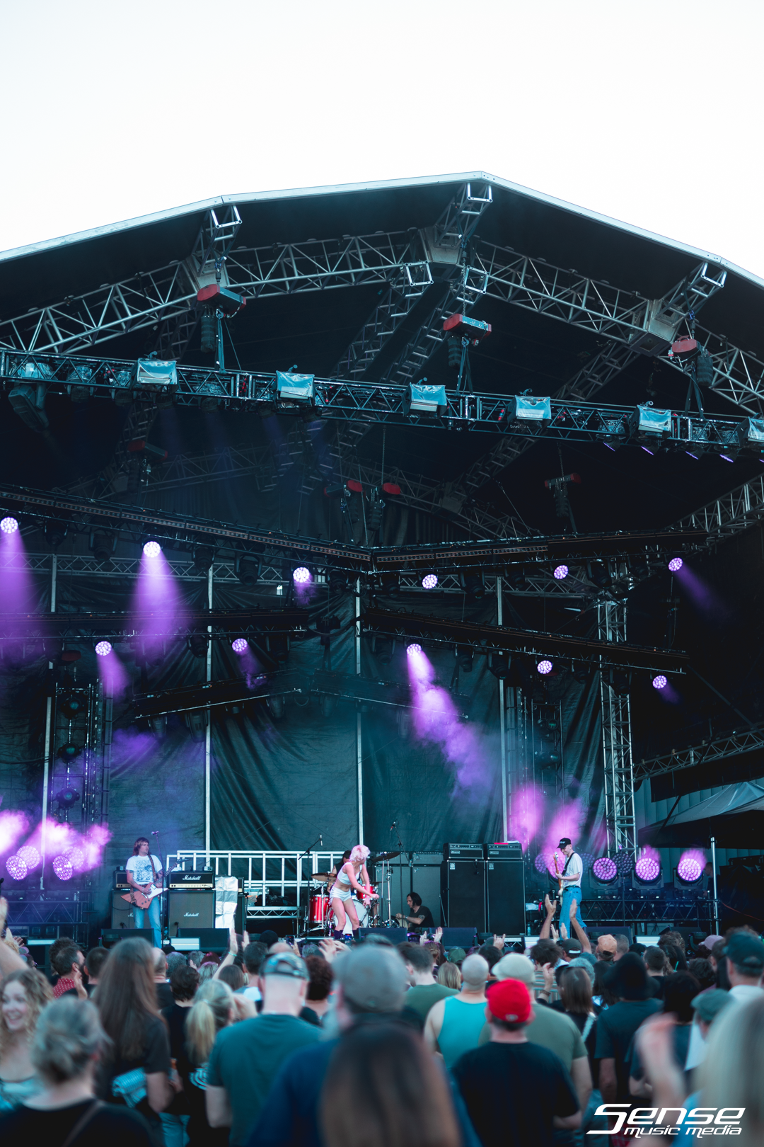 AMYL & THE SNIFFERS - Eaton's Hill-17.png