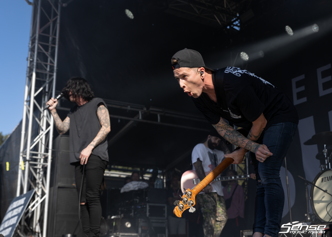 SLEEPING WITH SIRENS - Good Things-10.png