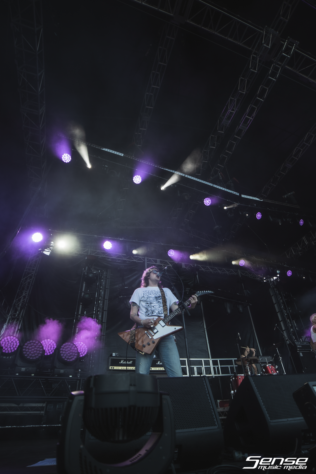 AMYL & THE SNIFFERS - Eaton's Hill-5.png