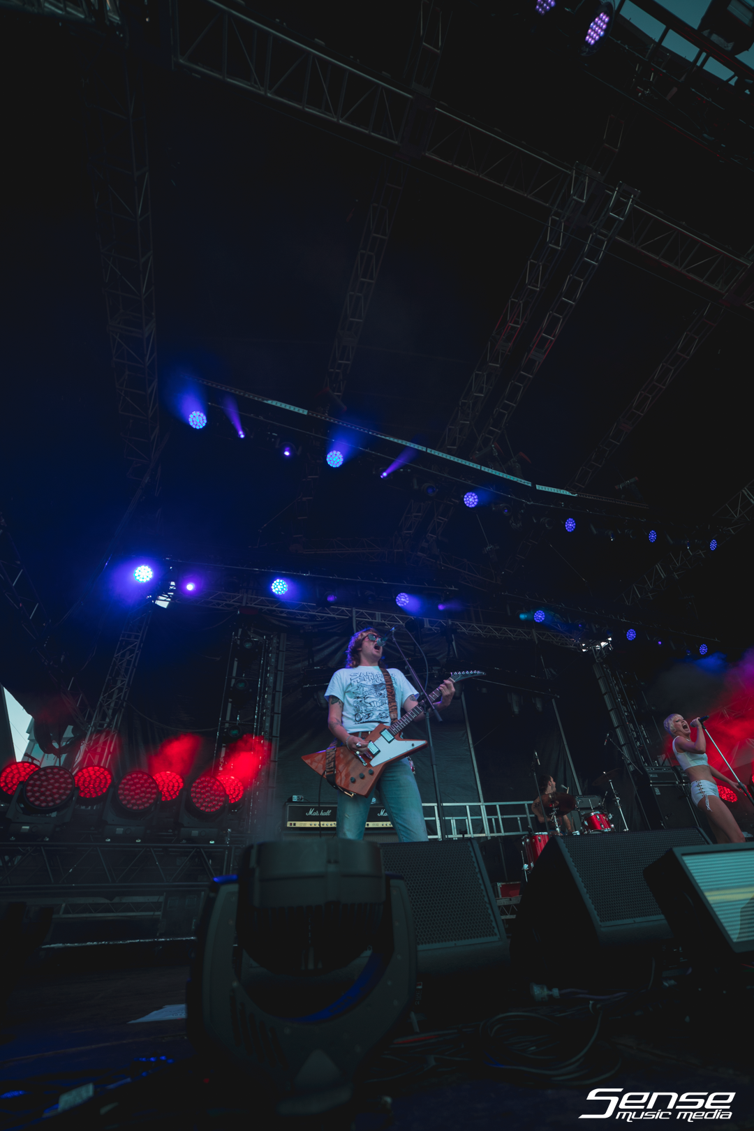 AMYL & THE SNIFFERS - Eaton's Hill-4.png