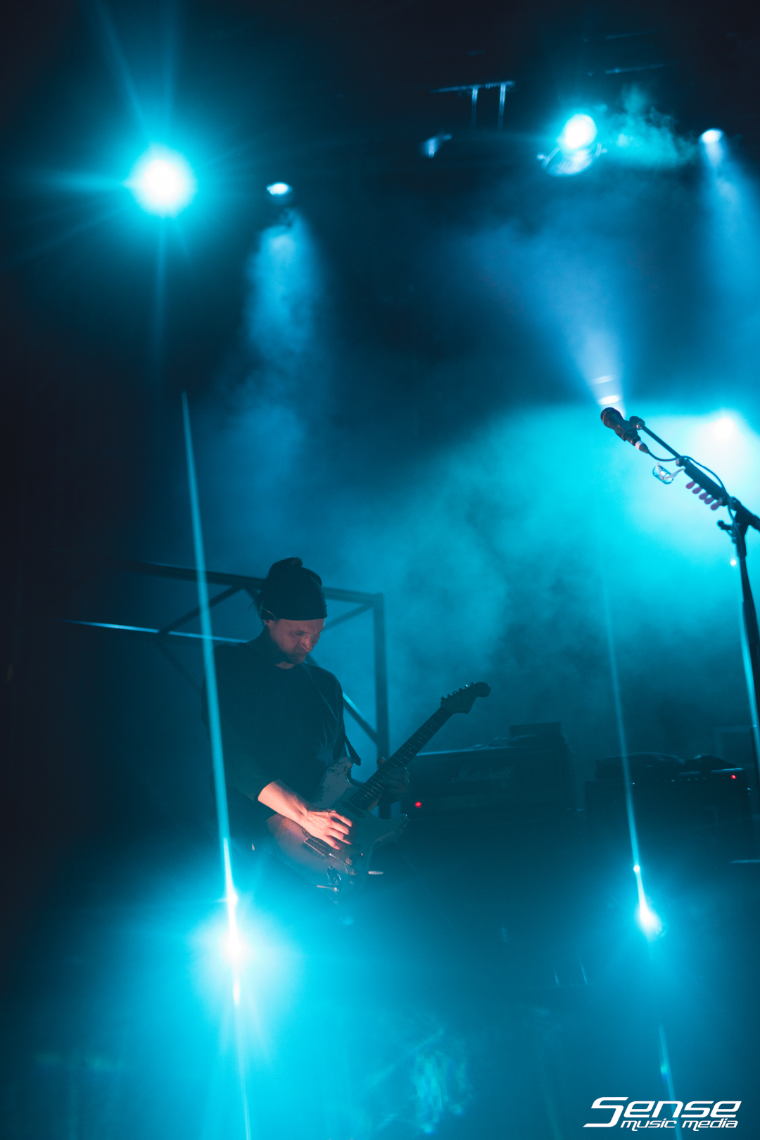 JANE'S ADDICTION - Eaton's Hill-8.png