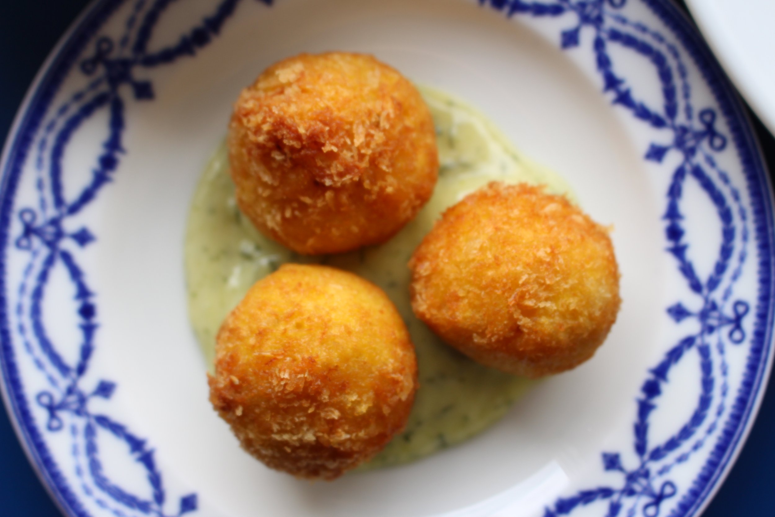 Cheese Arancini &amp; Wild Garlic Pesto(v)