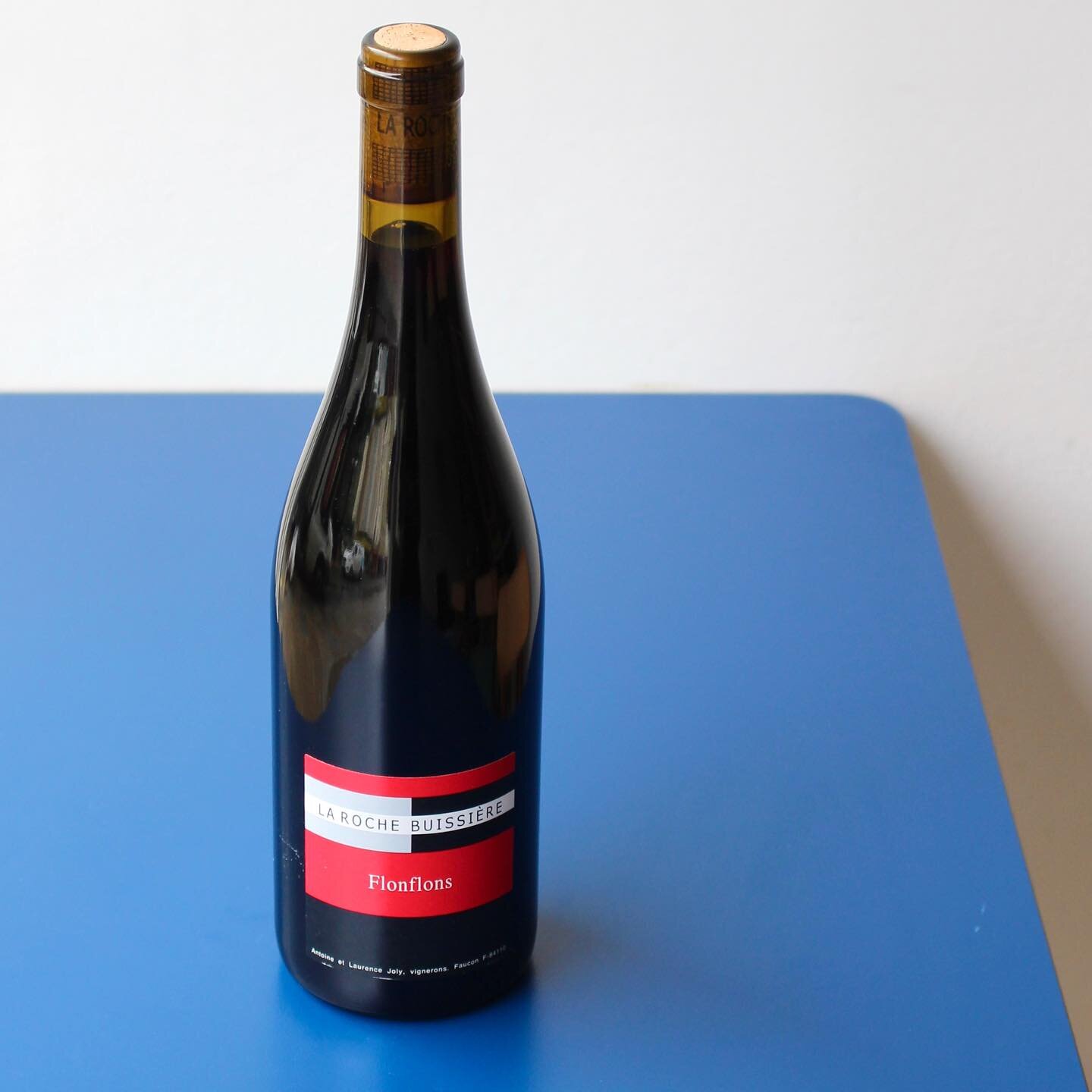 Our wine of the week:

Flonflons, 2020

Producer: @larochebuissiere 

Country: France

Region: C&ocirc;tes du Rh&ocirc;ne

Grape: Grenache/Syrah,

ABV: 12.5%

Supplier: @winesutb 

Expect layers of black fruits, violets and a hint of black pepper and