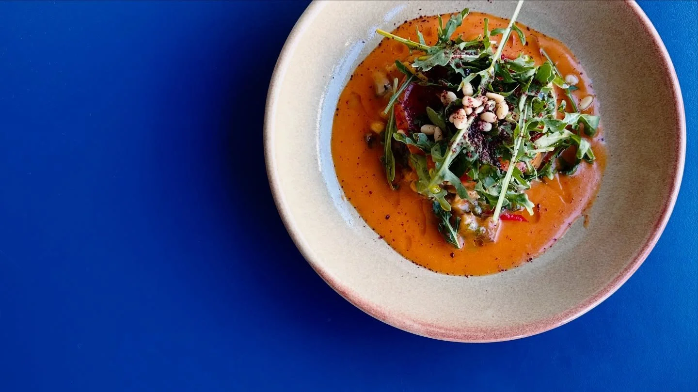 Pepper, Aubergine, Beans, Apricot & Harissa Dressing, Pine Nuts (ng/vg) 
Sweet roasted peppers envelope a rich mix of aubergine, beans, herbs and spices — rested on top of our harissa and apricot dressing, topped with a scatter of toasted