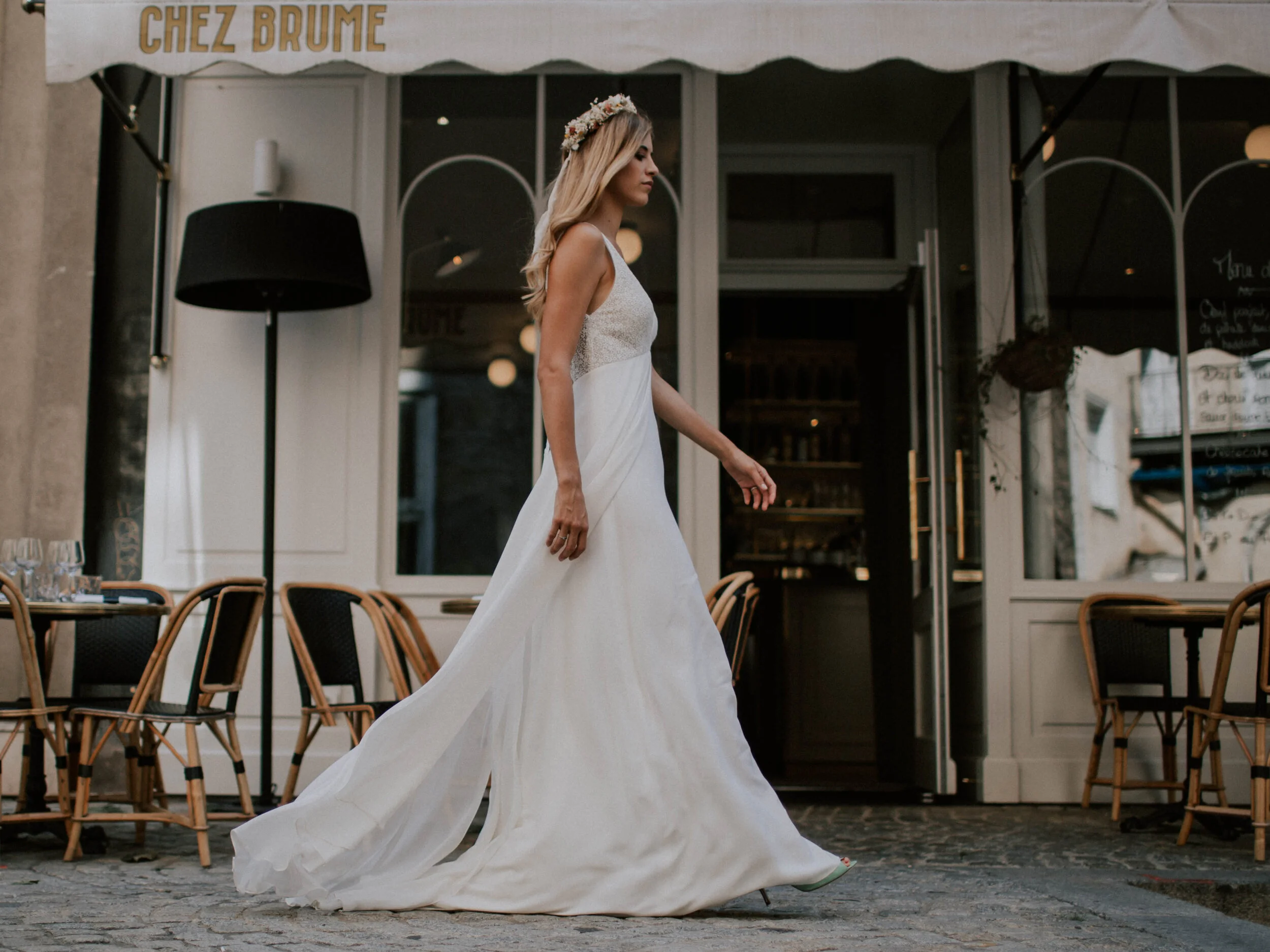 couronne-de-fleurs-sechees-shooting-mariage-angeline-fleuriste-autrement-3.jpg