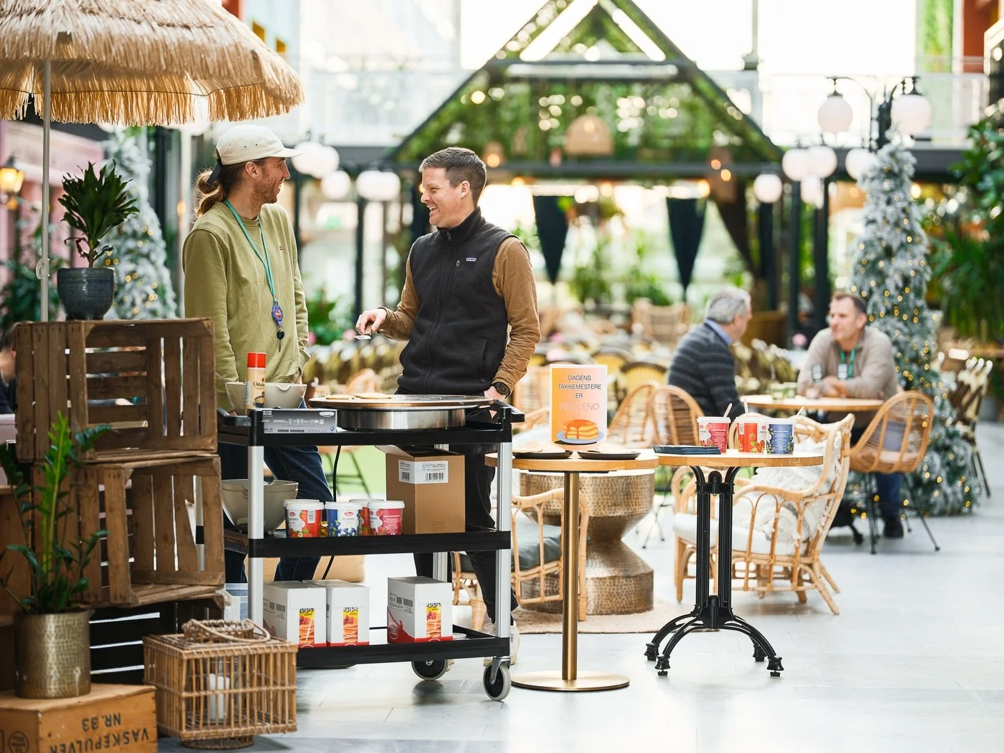 Love the vibe &amp; the people @fomoworks 🫶 Me just grabbing a coffee ends up with laughs, smiles and new connections ✨ This is how cooperative offices is ment to be