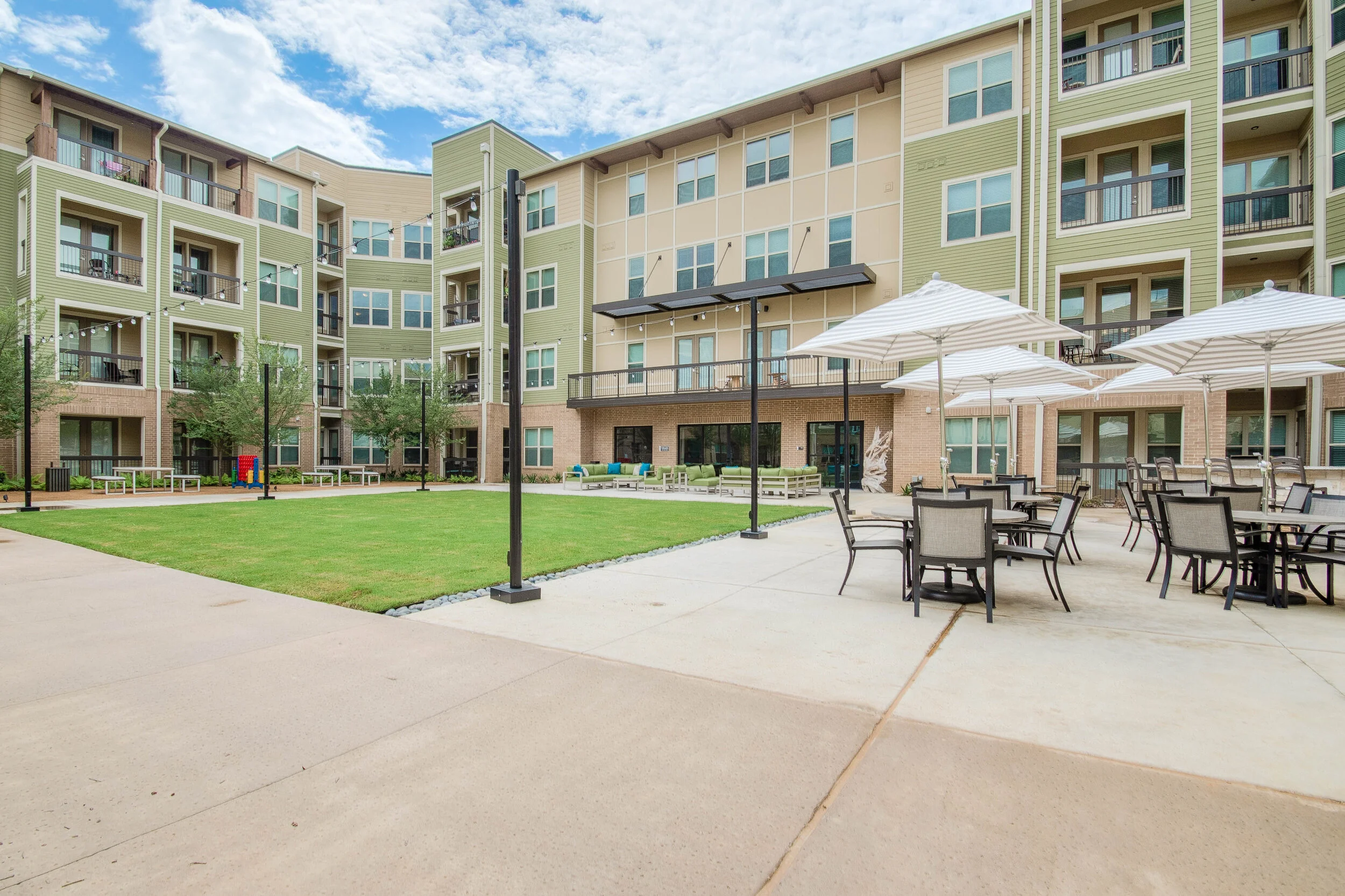 Arlington Commons- Arlington, TX - Outdoor Amenities - Connection.jpg