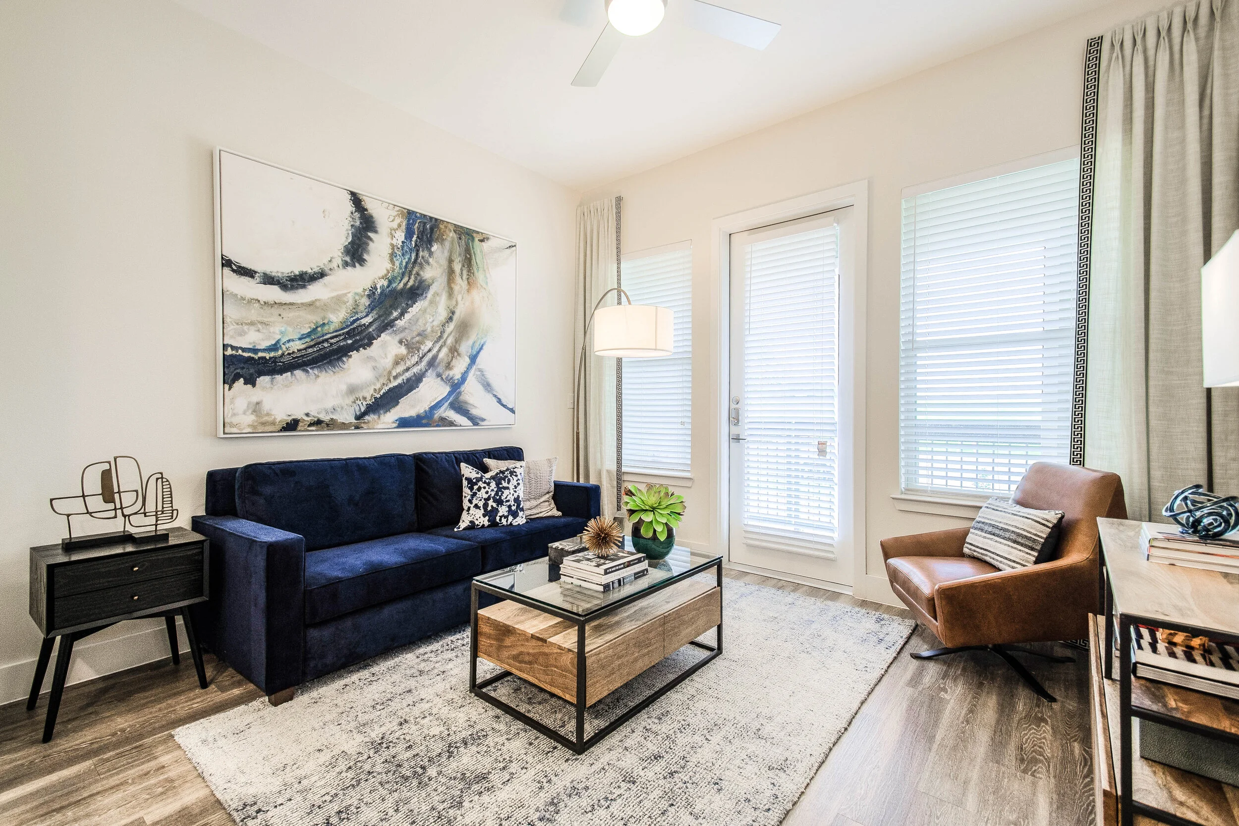 Arlington Commons- Arlington, TX - Living room - Gathering.jpg