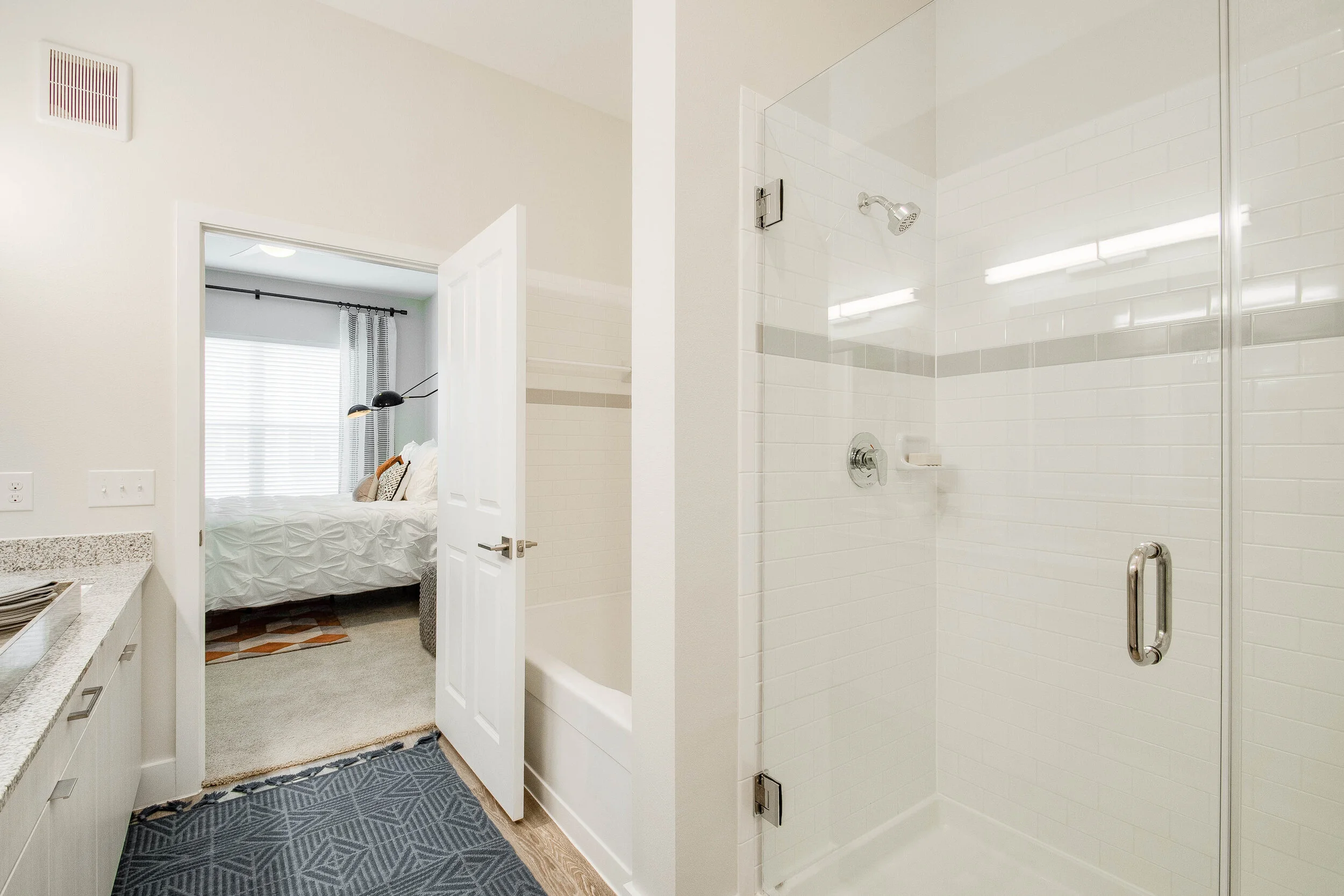 Arlington Commons- Arlington, TX - Bathroom - Relaxing.jpg