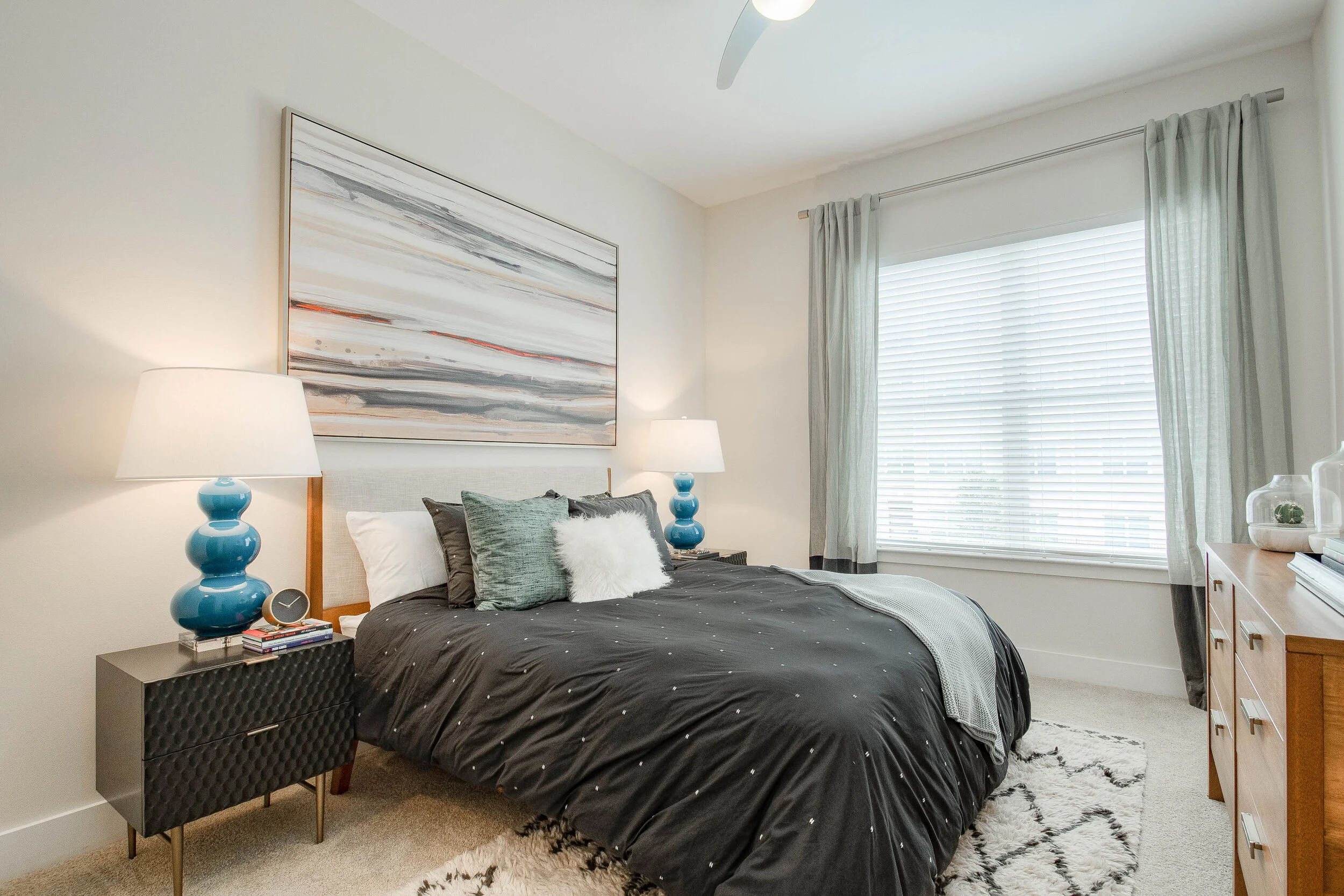 Arlington Commons- Arlington, TX - Bedroom- Natural light - Multifamily.jpg