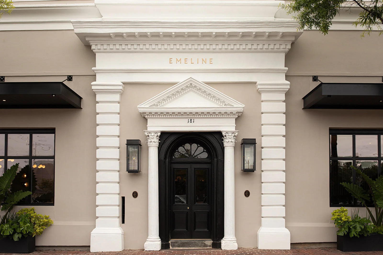 5f11d1ffda8ebd5577fd9ae1_HotelLobbyetc._Emeline_Shorter_062020_-53.jpg