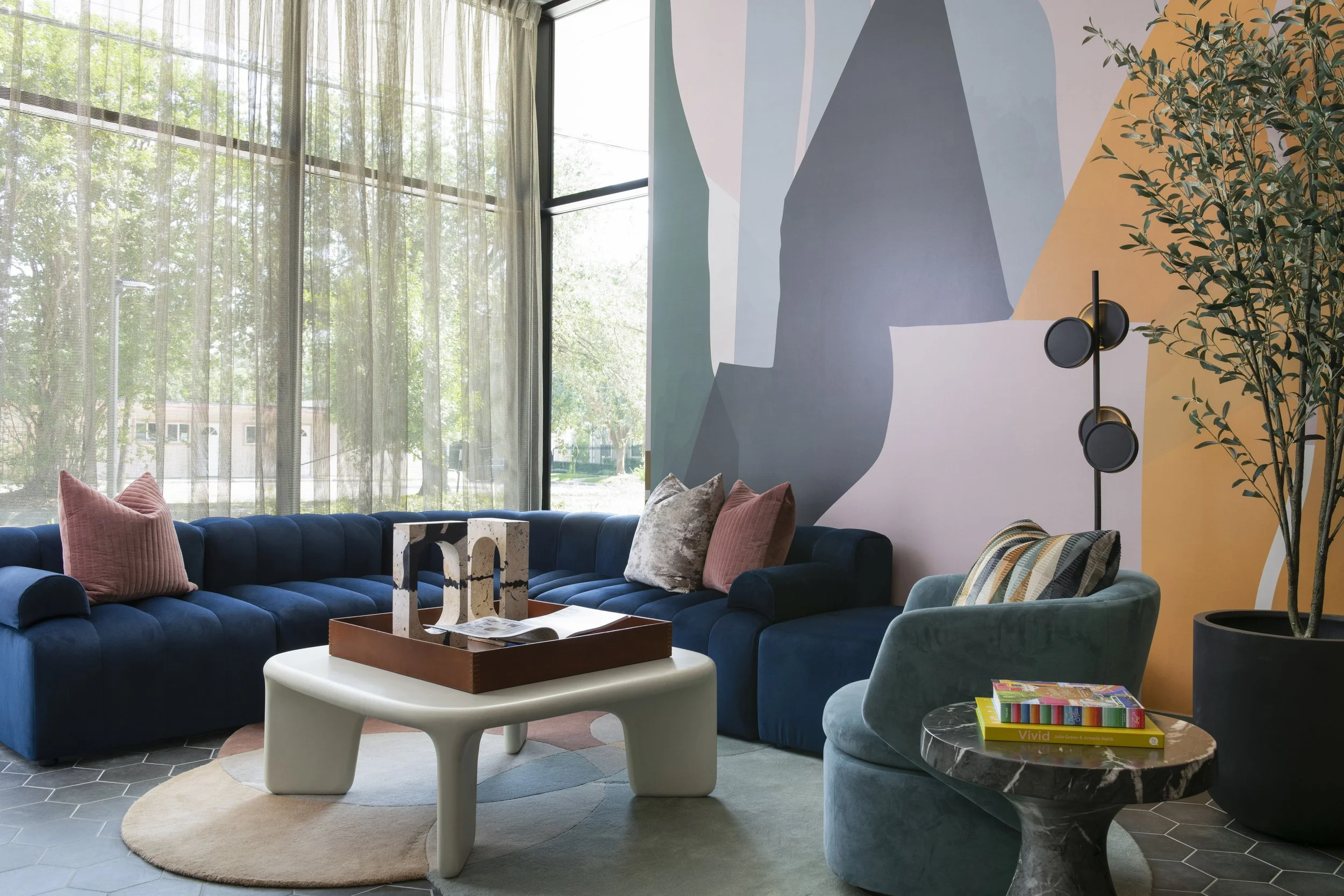 Uniti Montrose + Houston + Lounge + Community connection.jpg