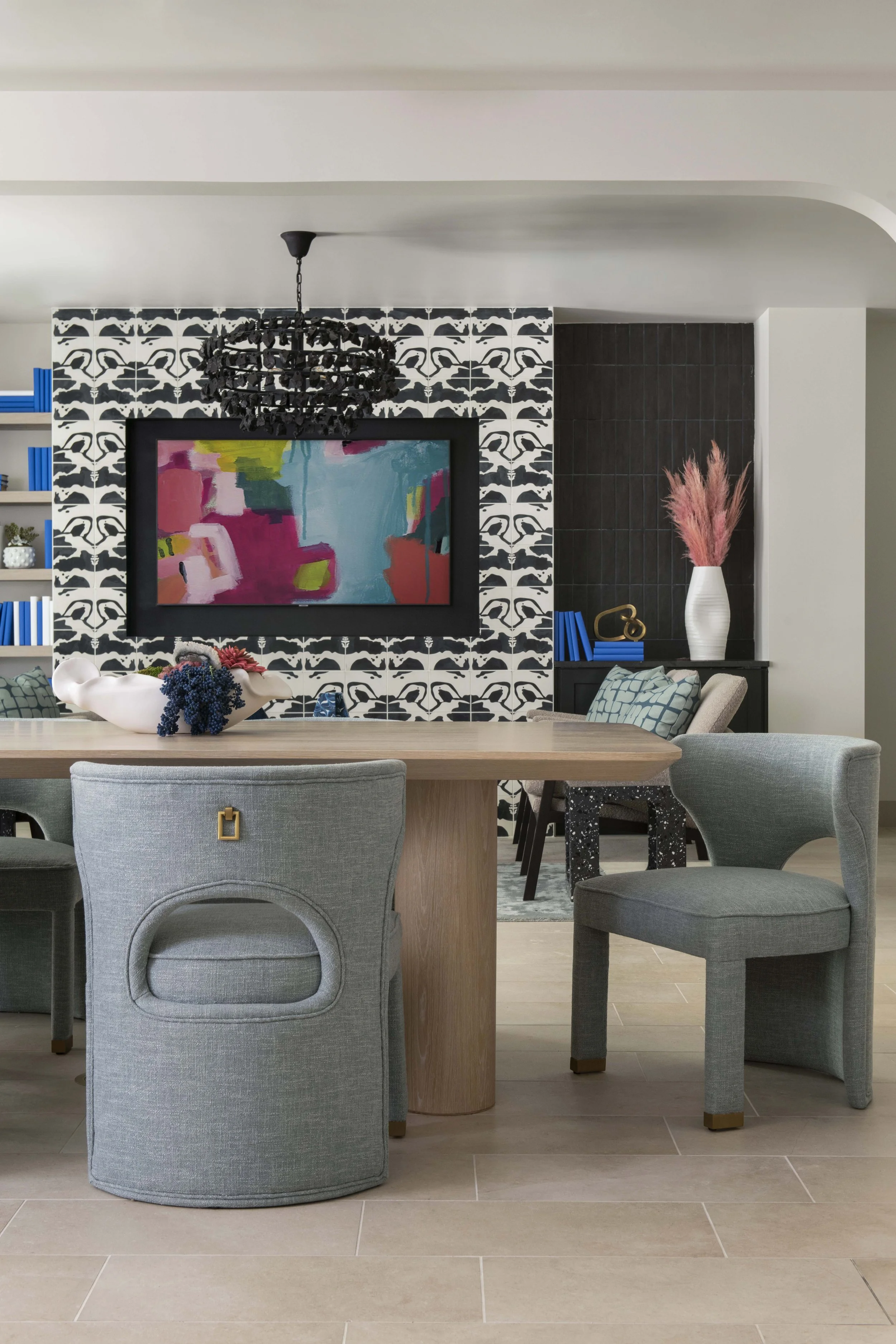 Uniti Montrose + Houston + Club + Community Living.jpg