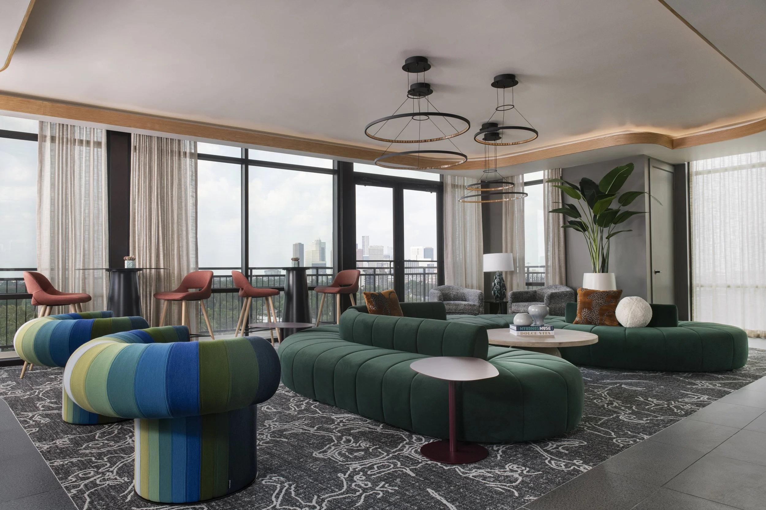 Uniti Montrose + Houston + Sky Lounge + Community Living.jpg