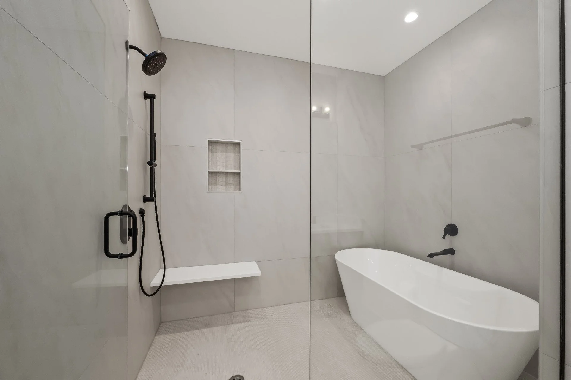 001_hdr_511256_2bathroomb2.jpg